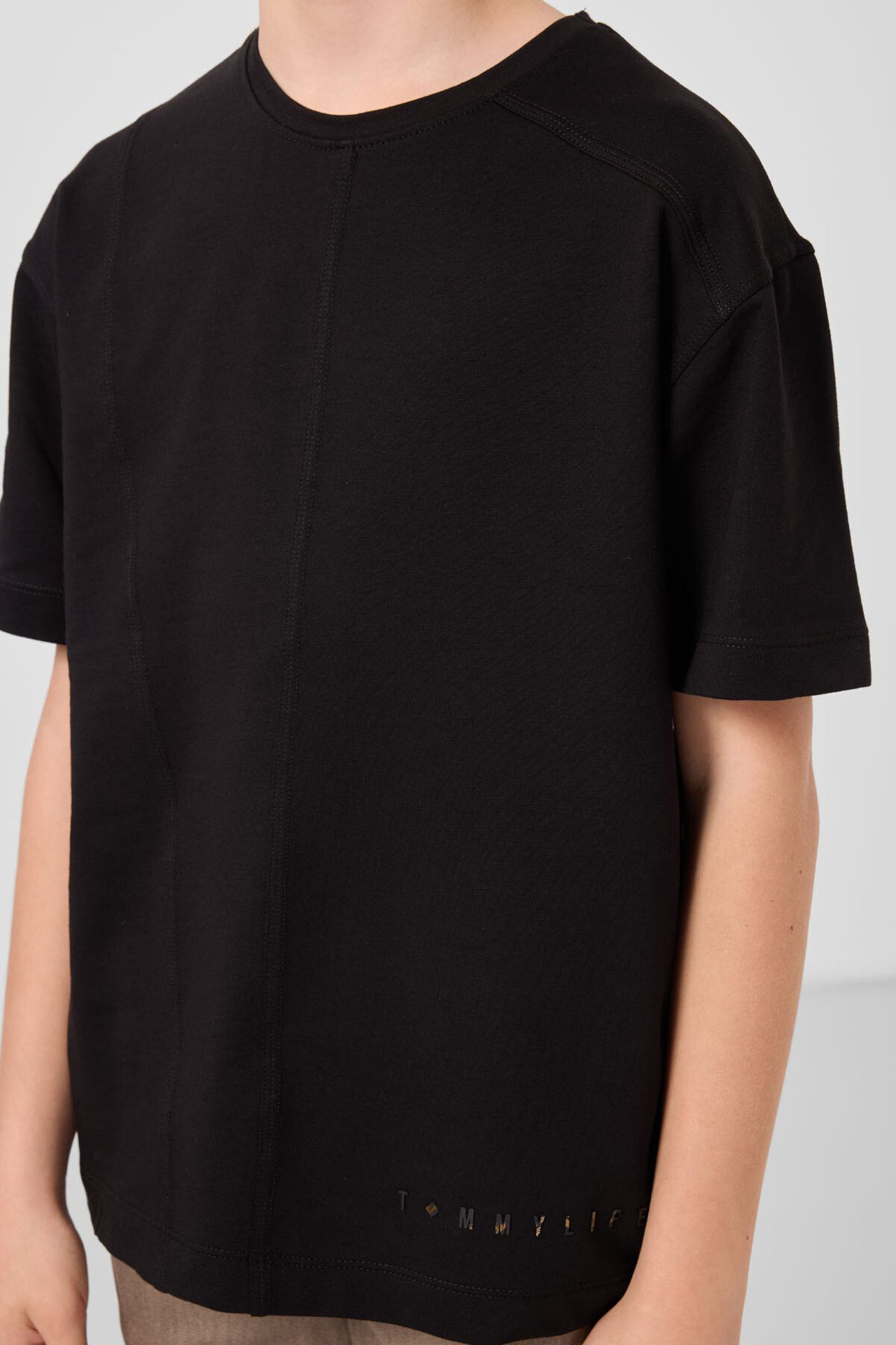 TOMMY Youth Oversized Crew Neck T-Shirt 4