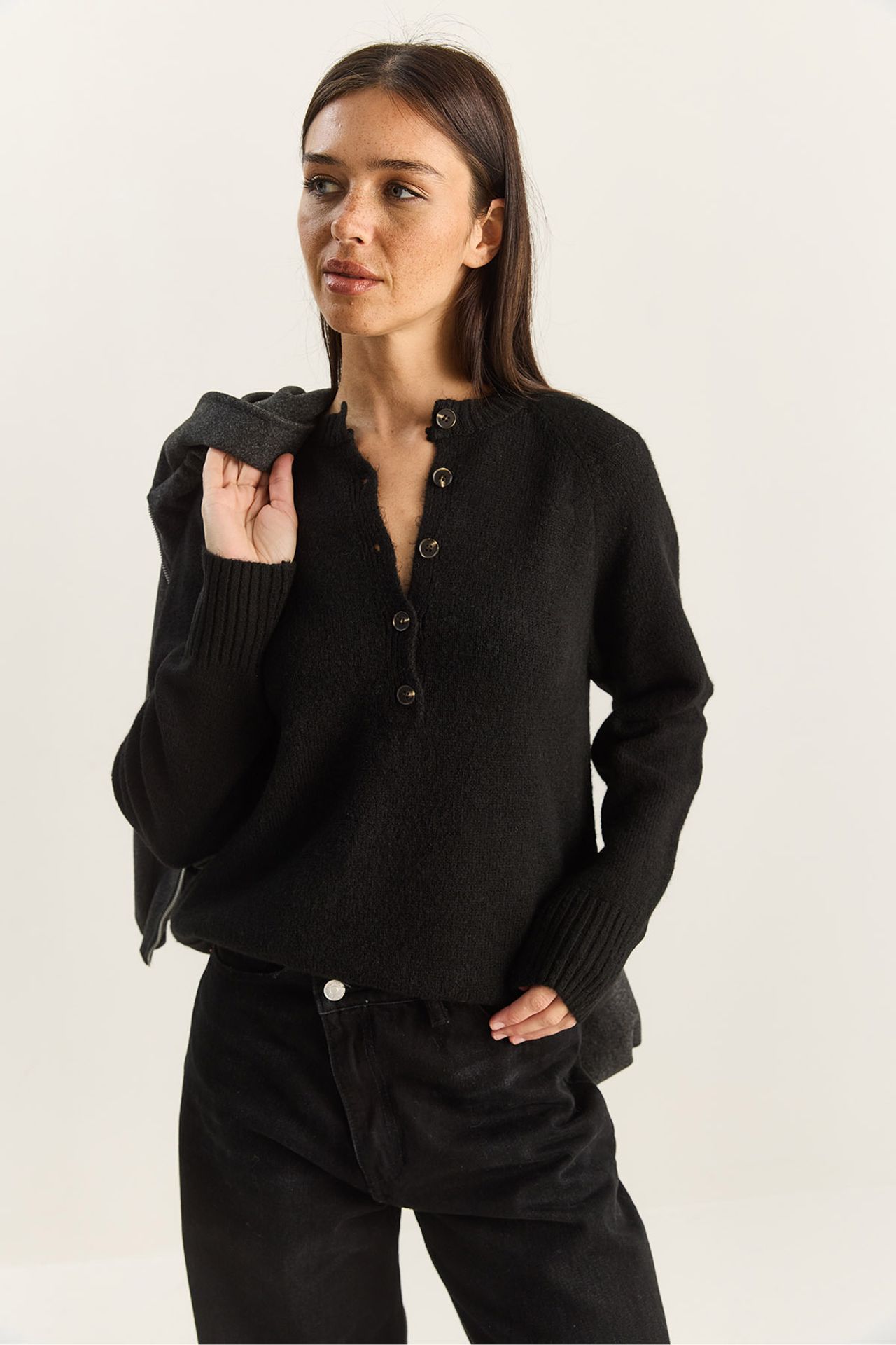LUCCI Relaxed Fit Button Collar Knit Sweater 5
