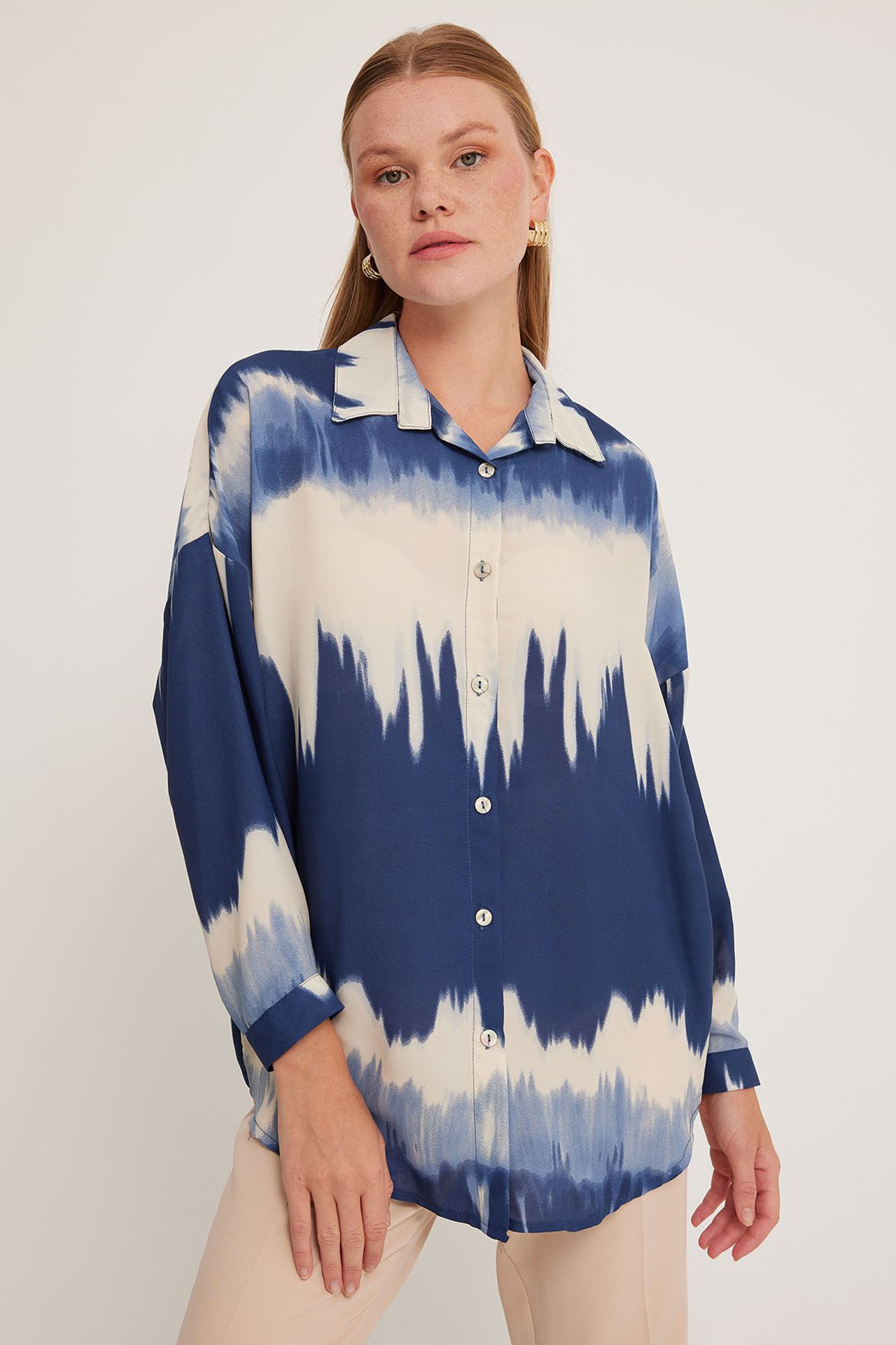 BDART Oversized Abstract Weaving Long Sleeve Shirt with Button Closure 3