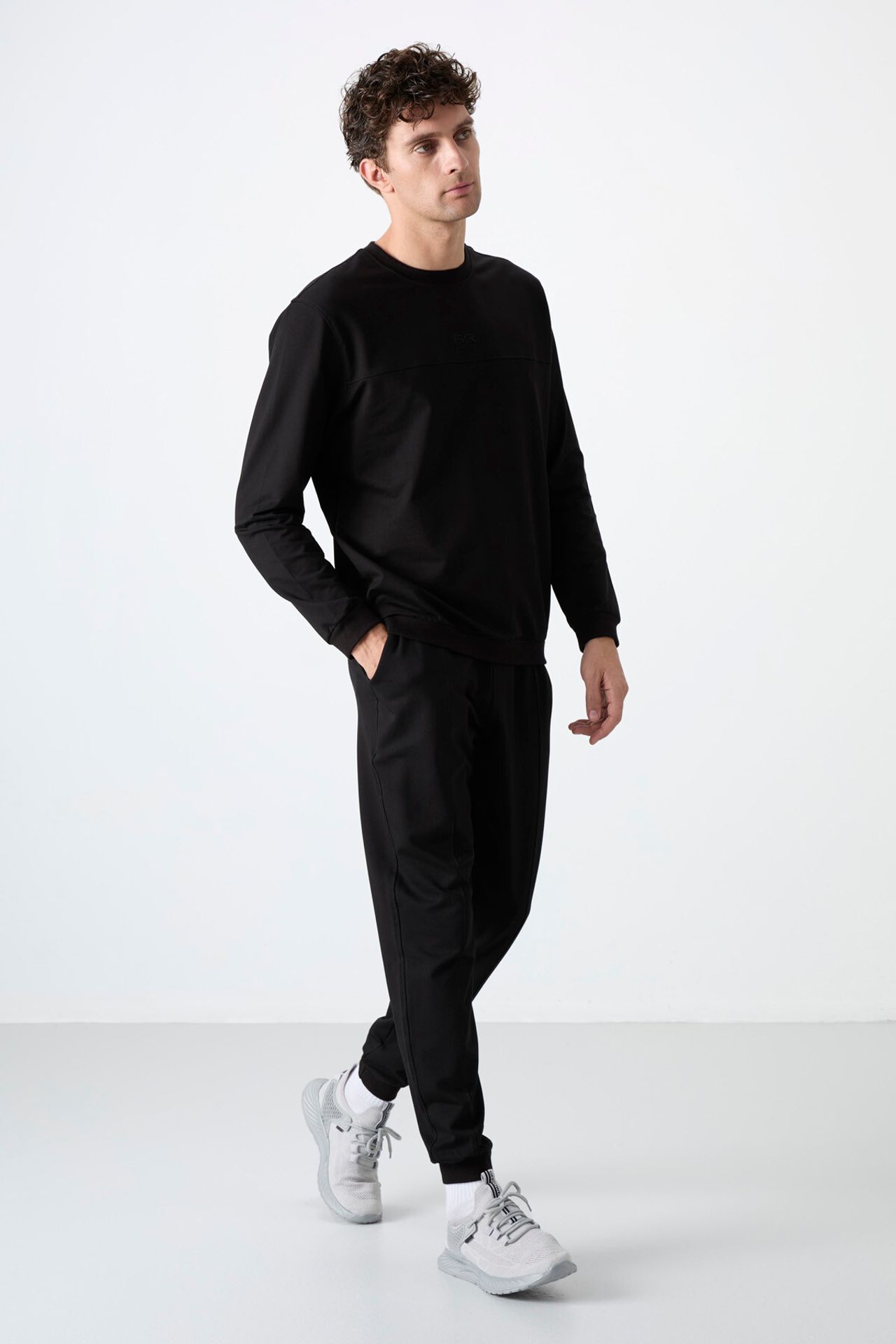 TOMMY Men's Fleece Sweatshirt And Pants Set 1