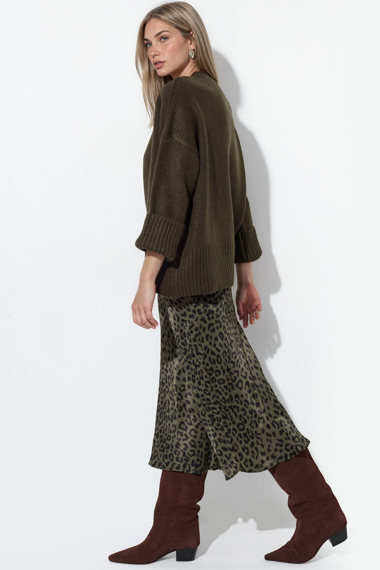 VIORNA Plain Crew Neck Sweatshirt 2