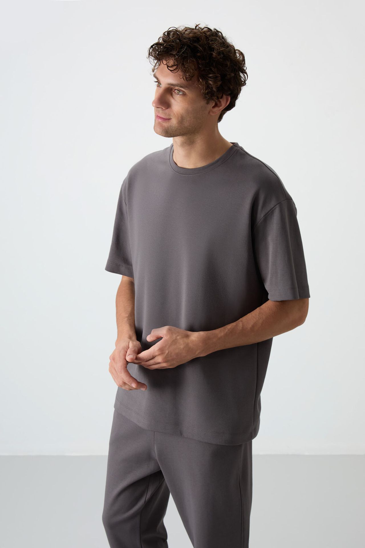 TOMMY Men's Oversized T-shirt And Pants Set 2