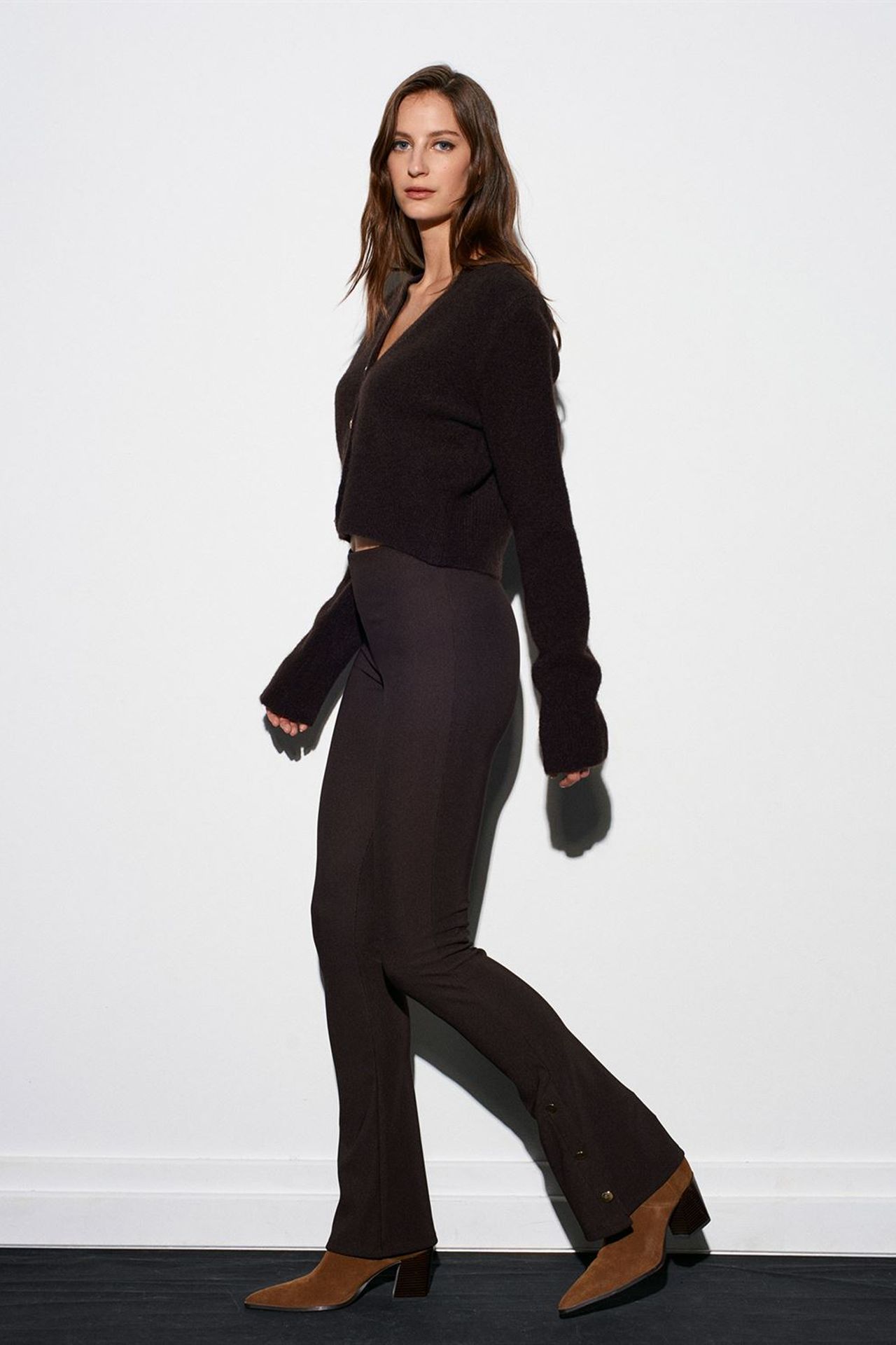 DILVIN High-Waist Flare Leggings with Button Detail 1