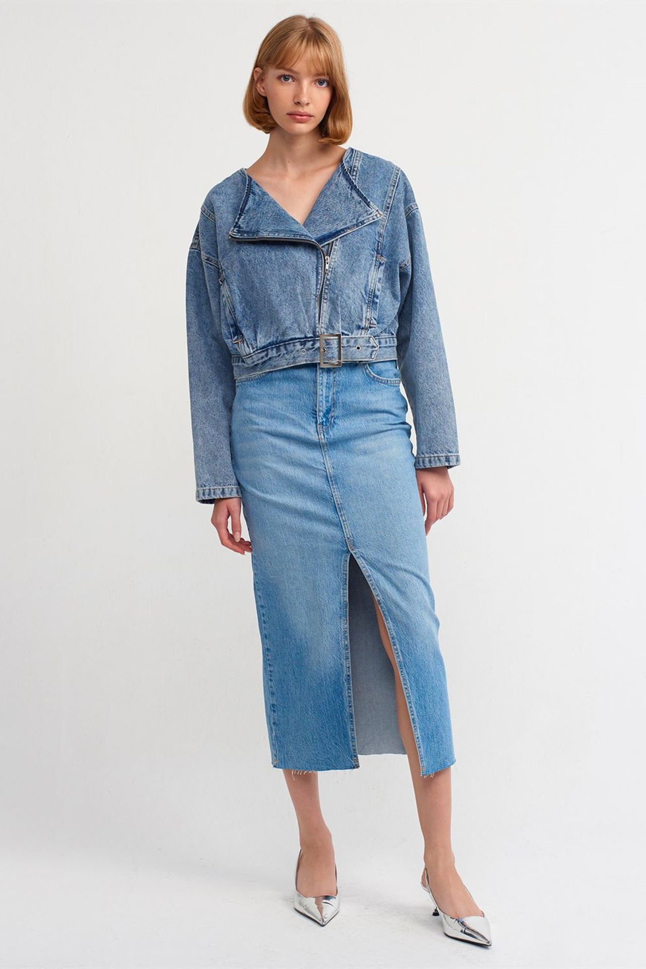 DILVIN Women's Short Belted Denim Biker Jacket 3