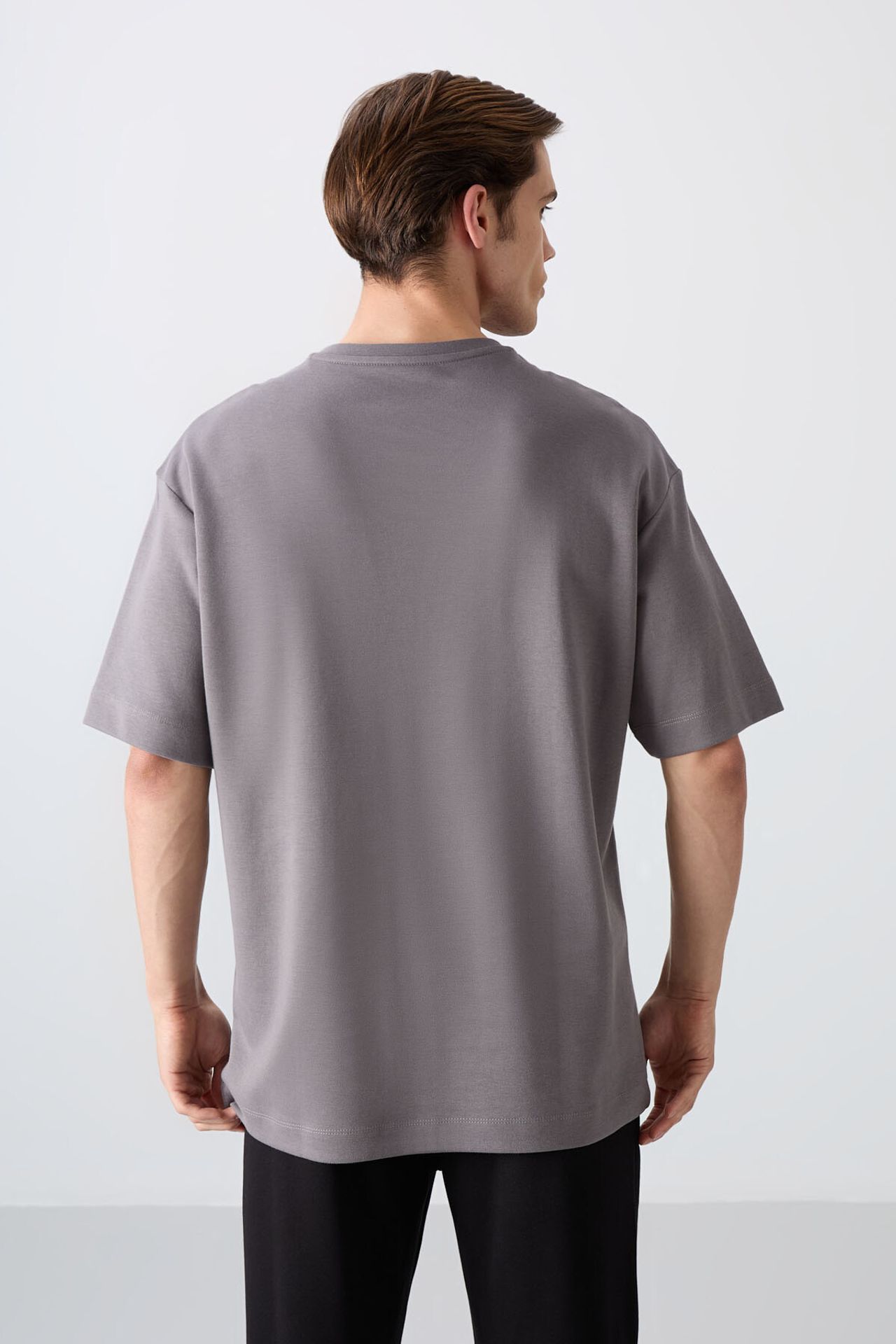 TOMMY Oversized Cotton-Blend Logo T-Shirt 6
