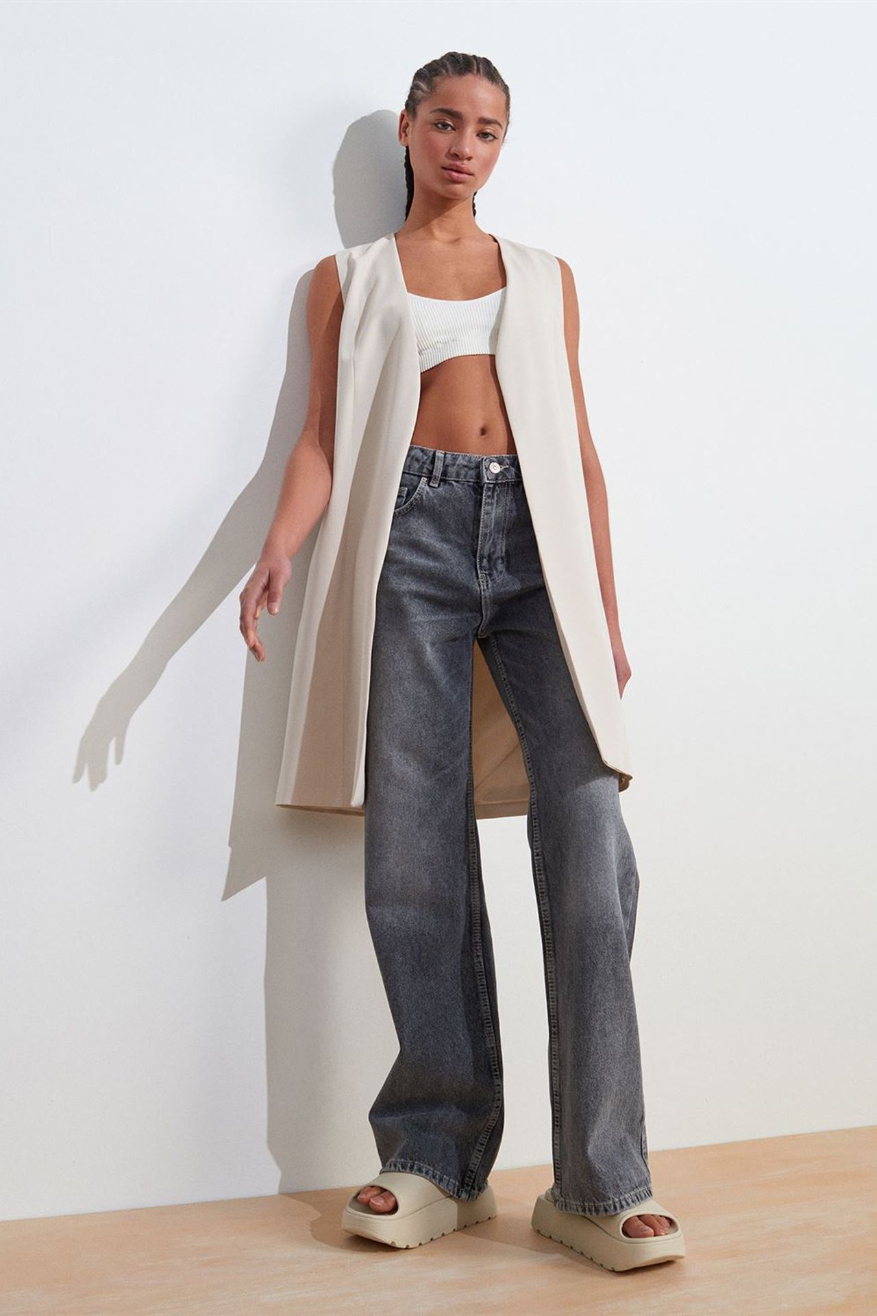 DILVIN Long Woven Crepe Waistcoat With Cut-out Detail 1