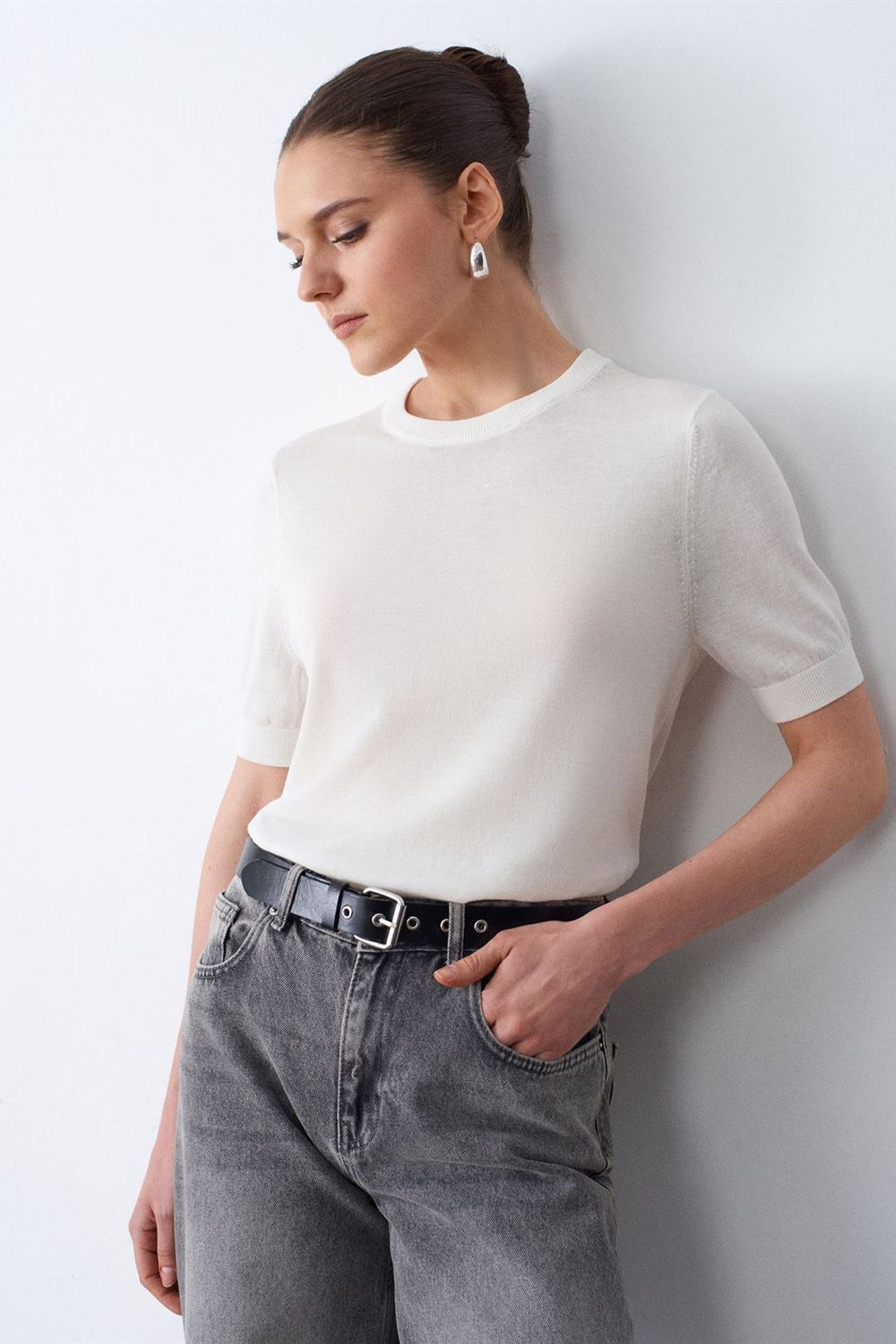 DILVIN Ribbed Crew Neck Short-sleeve Blouse 2