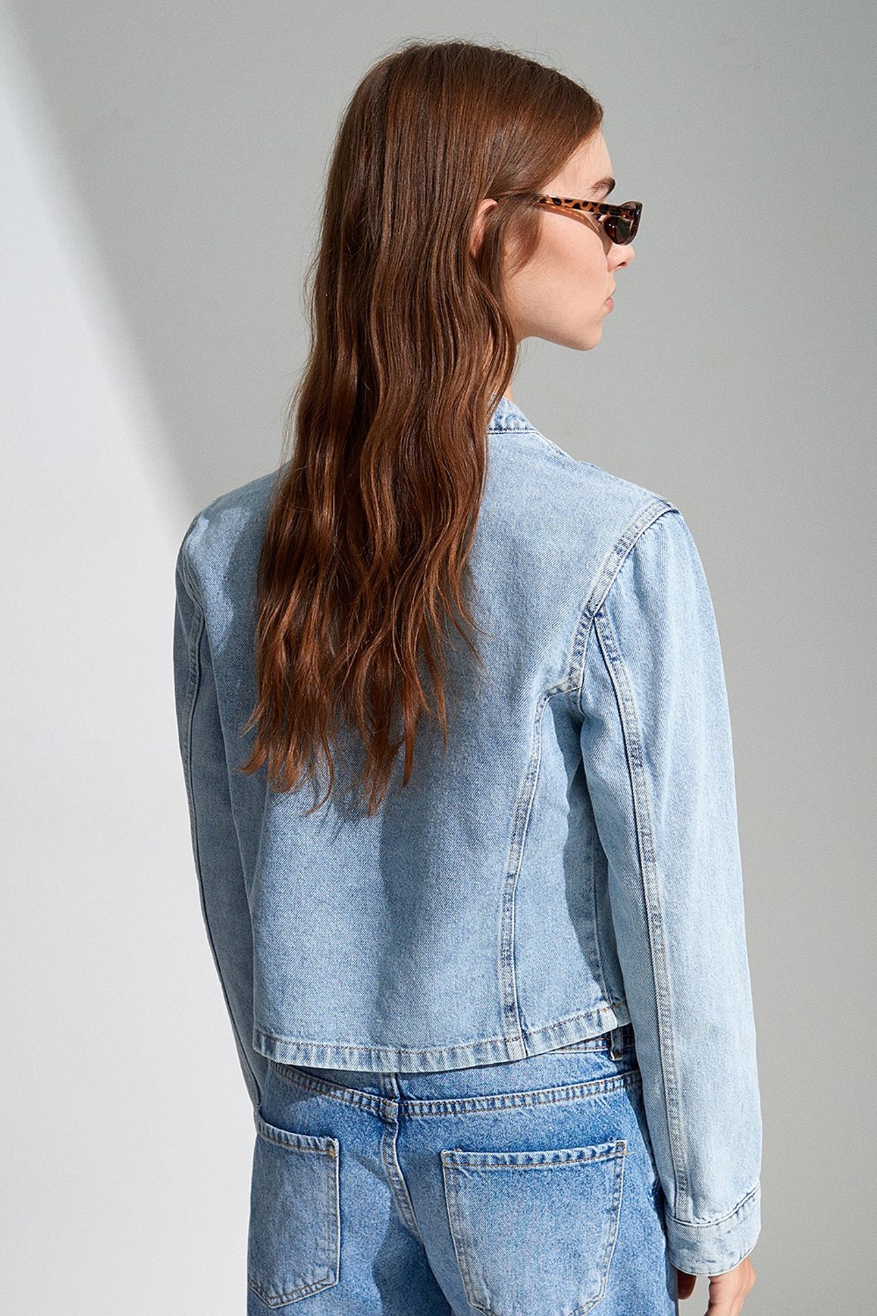 DILVIN Crop Denim Jacket With Mandarin Collar 2