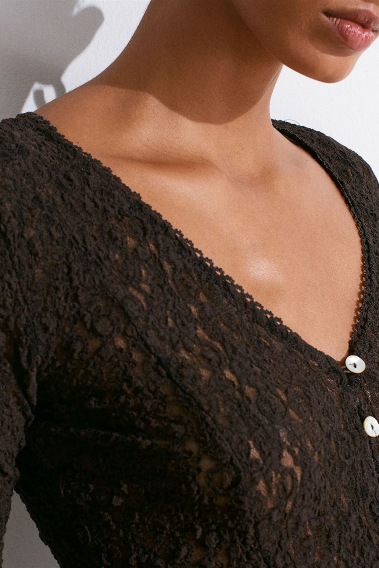 DILVIN Lace V-Neck Button Cardigan 4