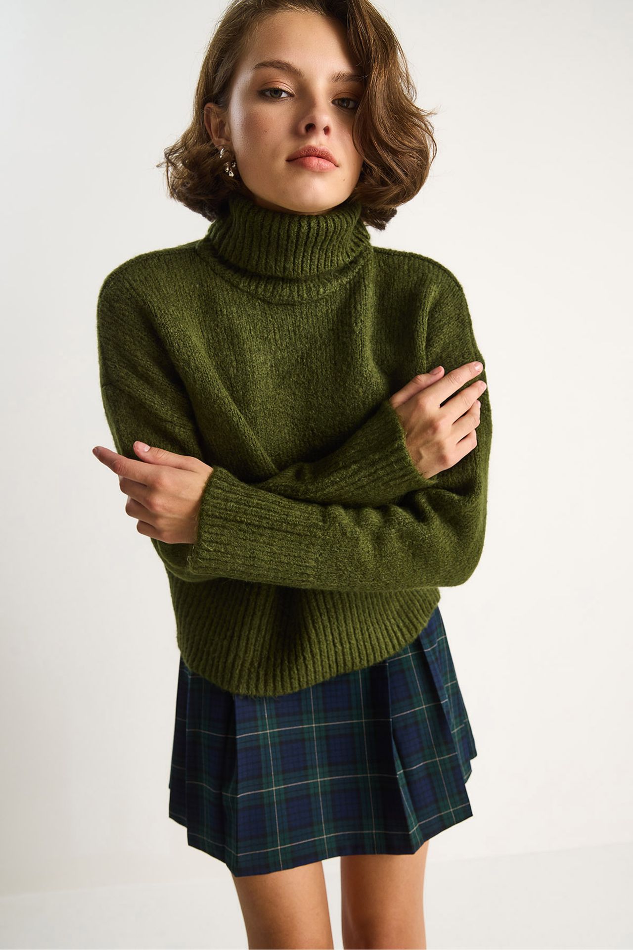 LUCCI Oversized Knit Turtleneck Sweater 2