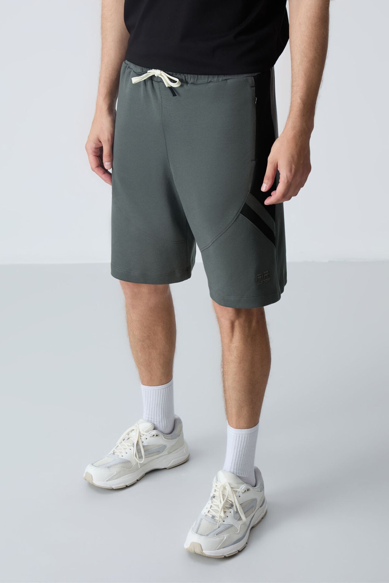 TOMMY Men's Fleece Sweat Shorts 2