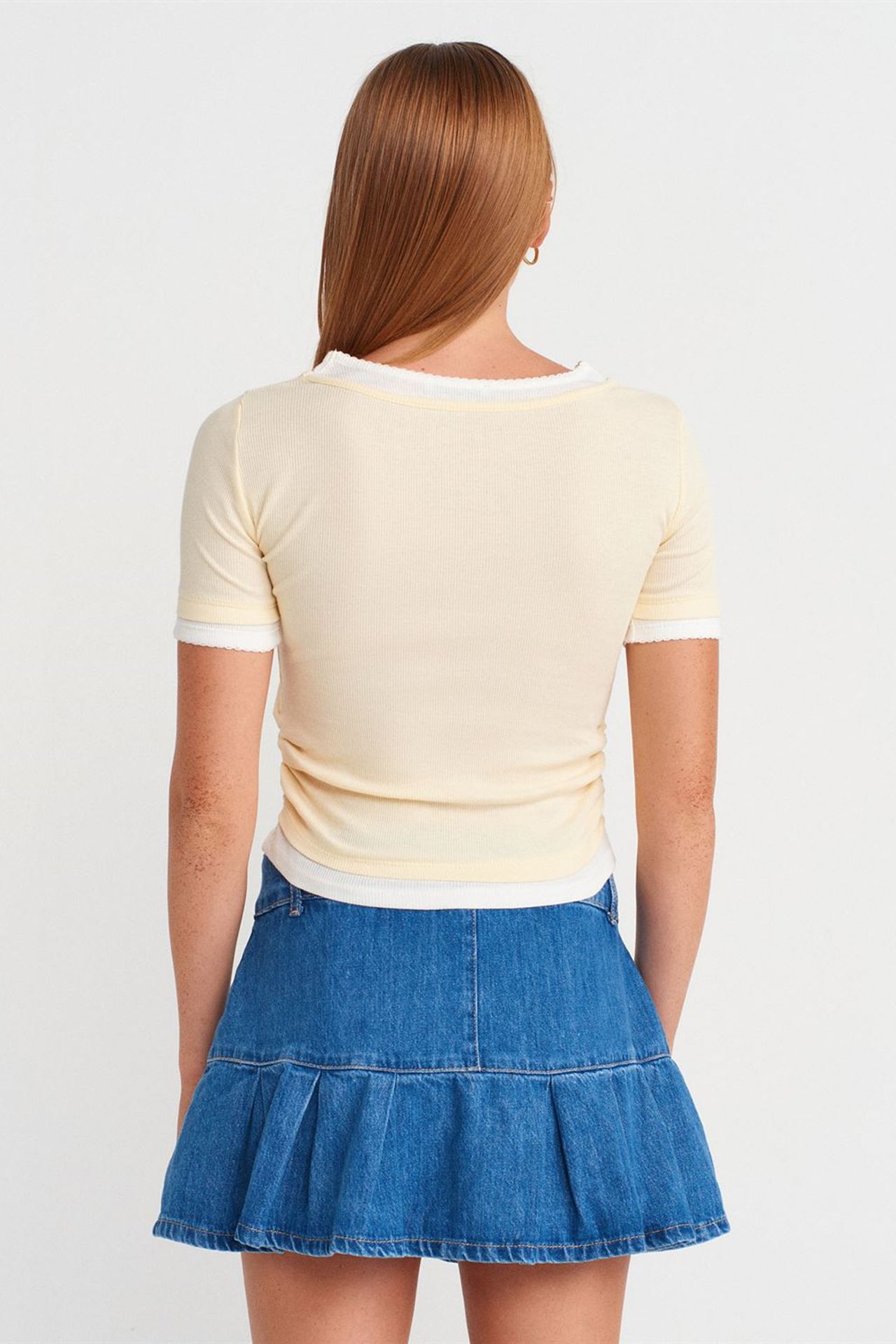 DILVIN Kadın Kısa Slim Fit Bisiklet Yaka Tişört 2