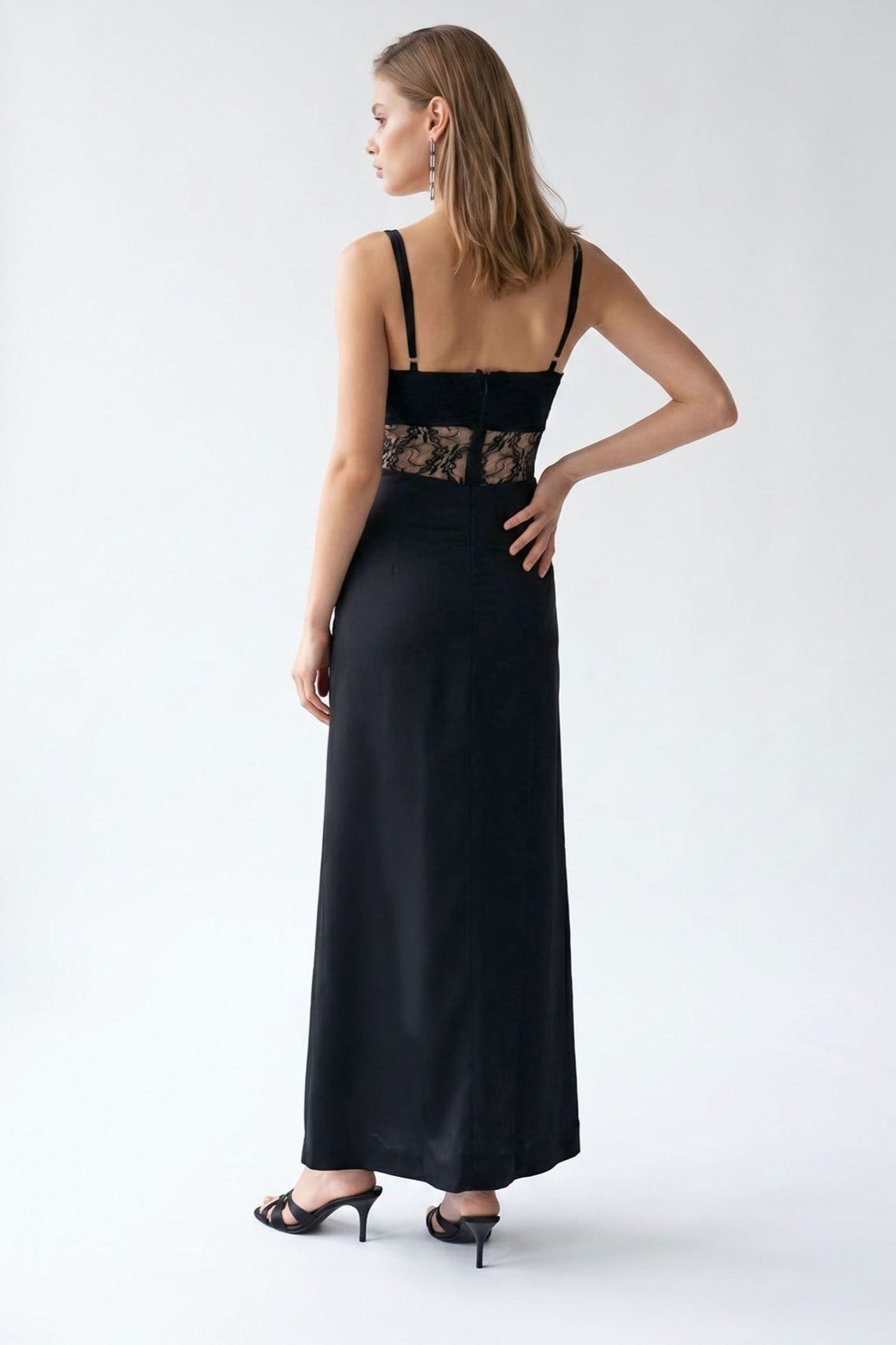 MIXRAY Sleeveless Satin Maxi Dress With Square Neckline 5