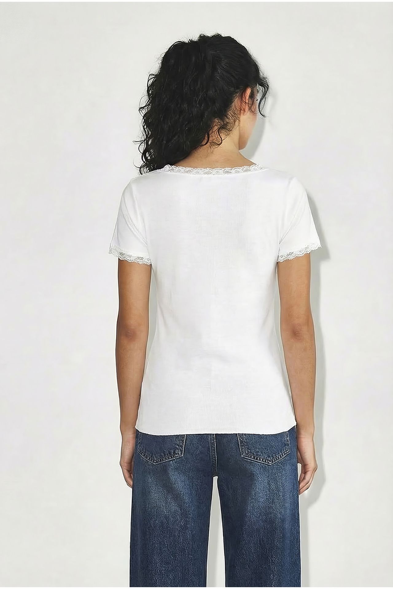 LUCCI Slim-fit Boat Neck Lace Blouse 5