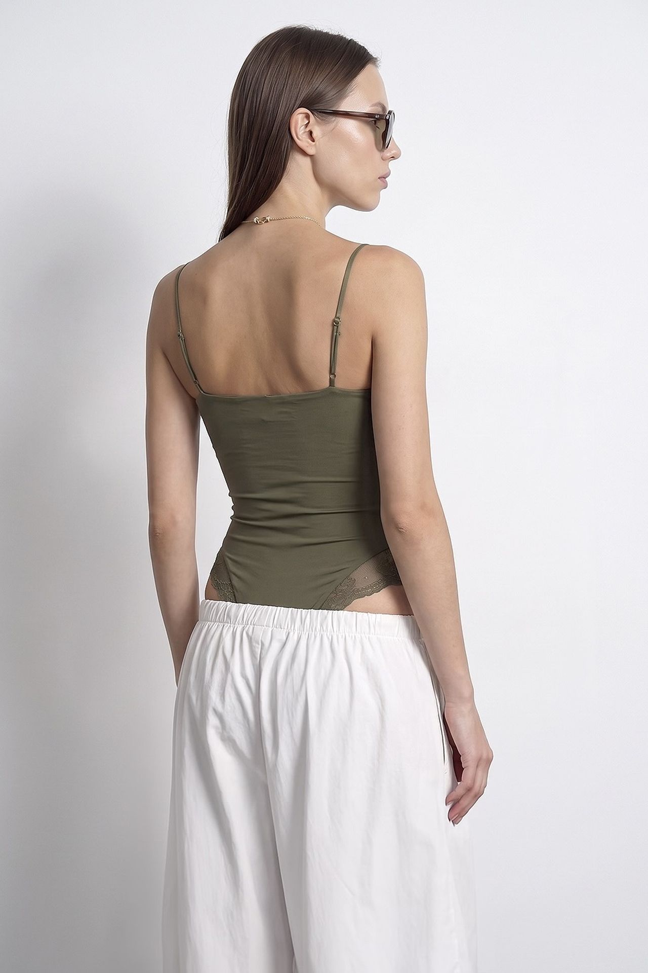 DILVIN Lace Sleeveless Slim-fit Bodysuit Blouse 2