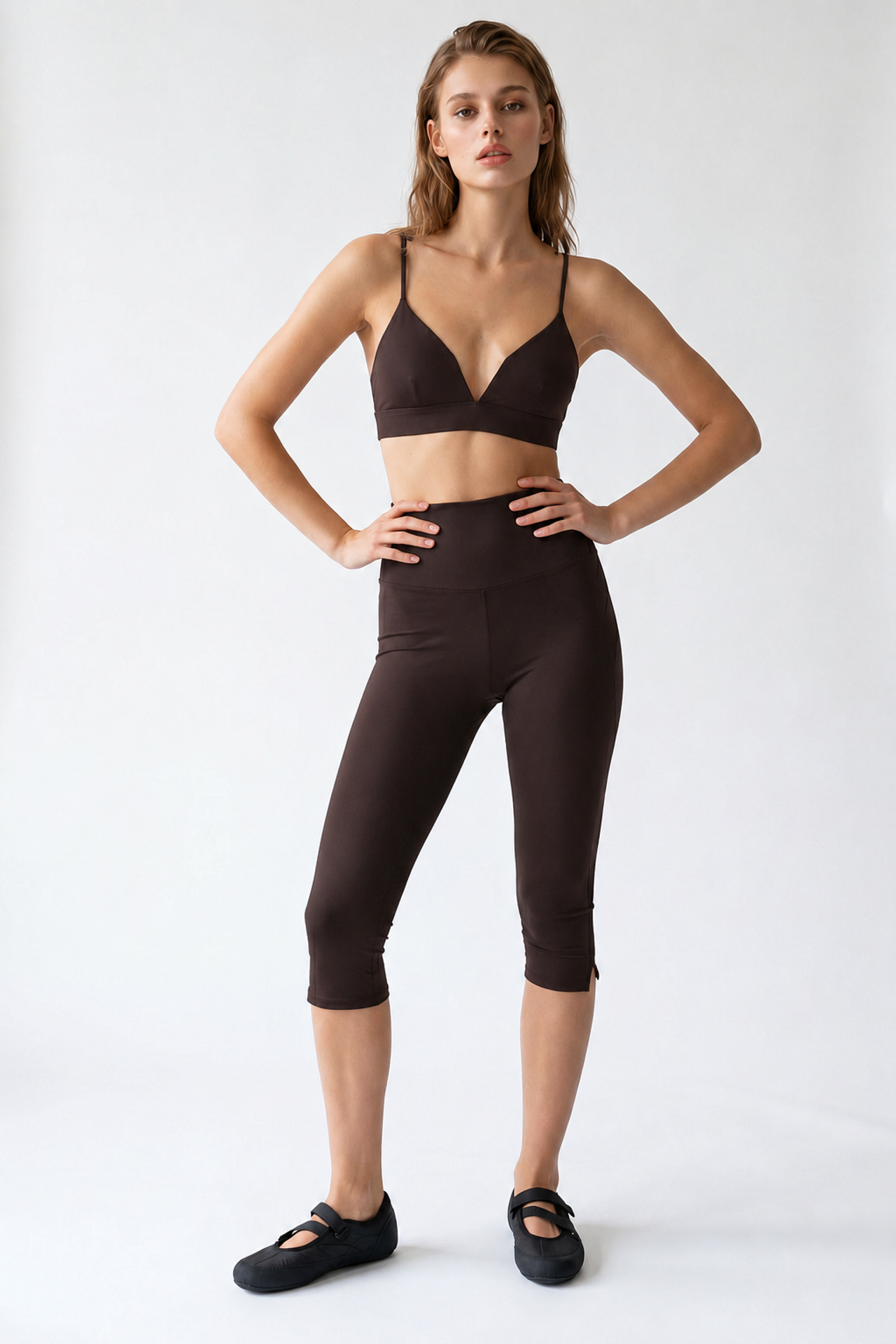 MIXRAY High-Waist Capri Leggings With Slit 2