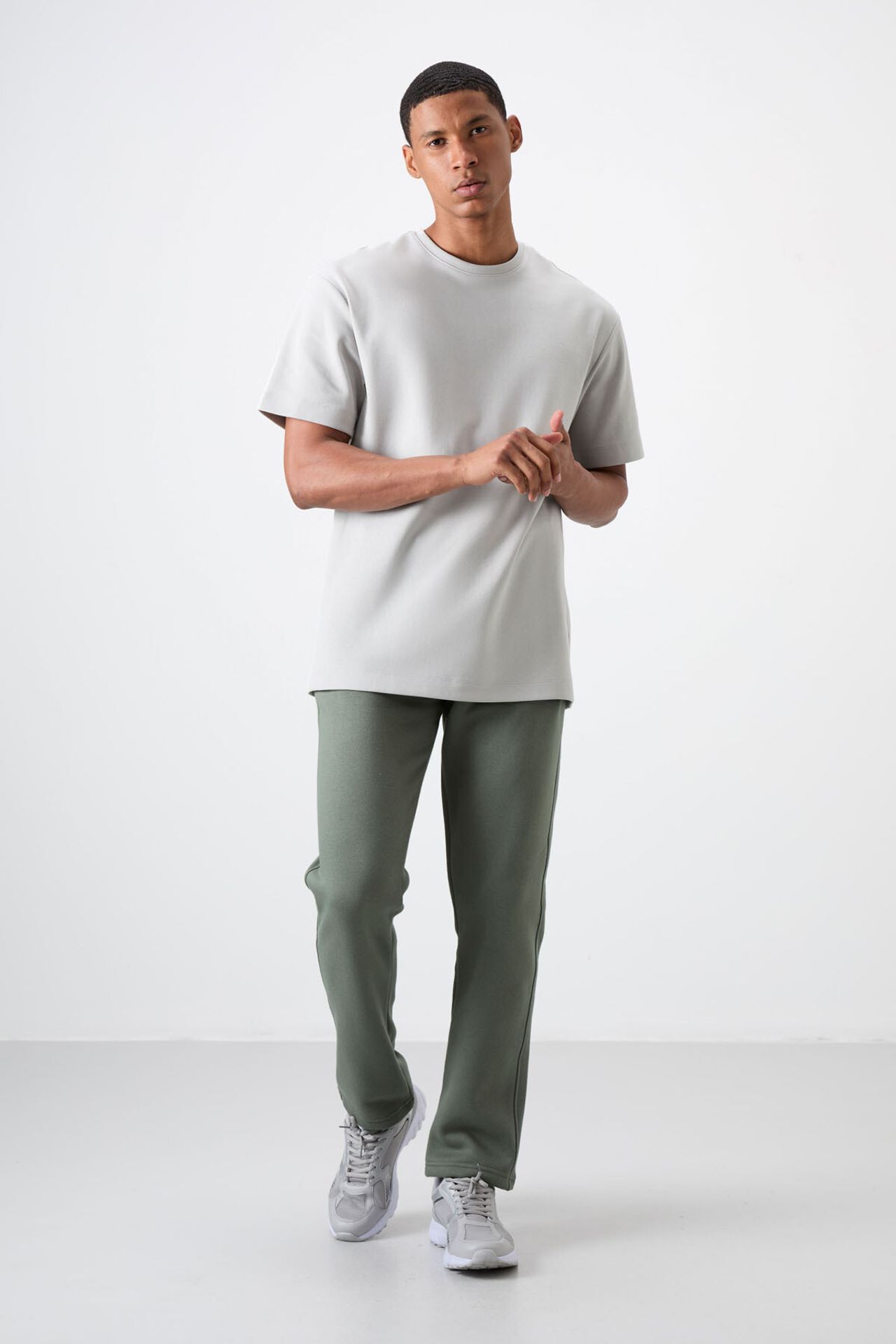 TOMMY Men's Regular Fit Fleece Sweatpants 1