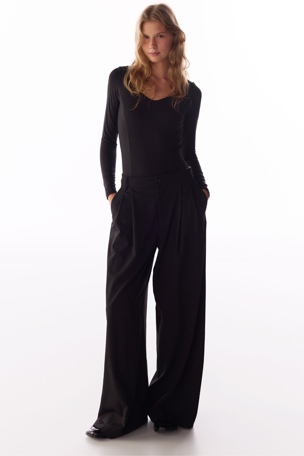 PENTI Heart-Neck Long Sleeve Bodysuit 6