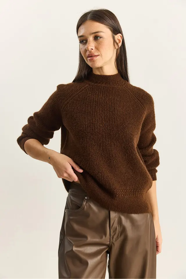 LUCCI Oversized Crew Neck Knit Sweater