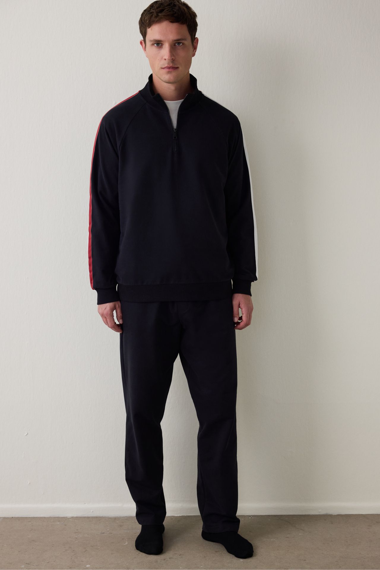 PENTI Men's Striped Oversize Jogger Pajama Set 1