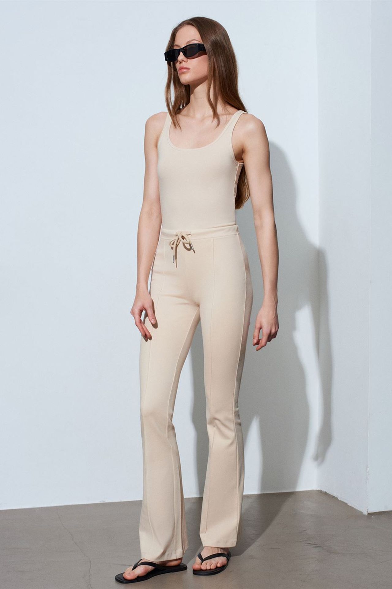 DILVIN Mid-Waist Flare Jersey Pants With Drawstring 1