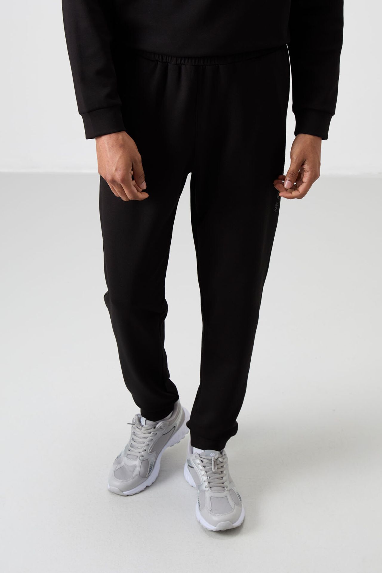 TOMMY Printed Fleece Sweatshirt And Pants Set 3