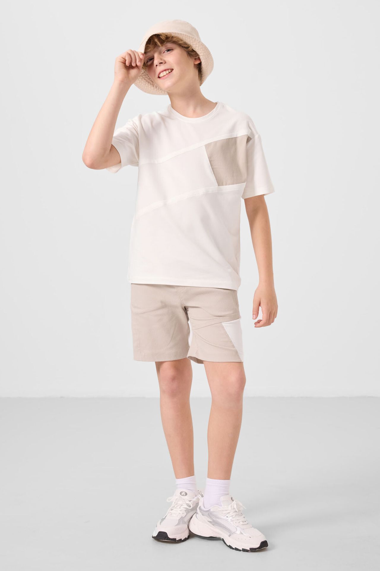 TOMMY Youth Two-Piece Coord Set 4