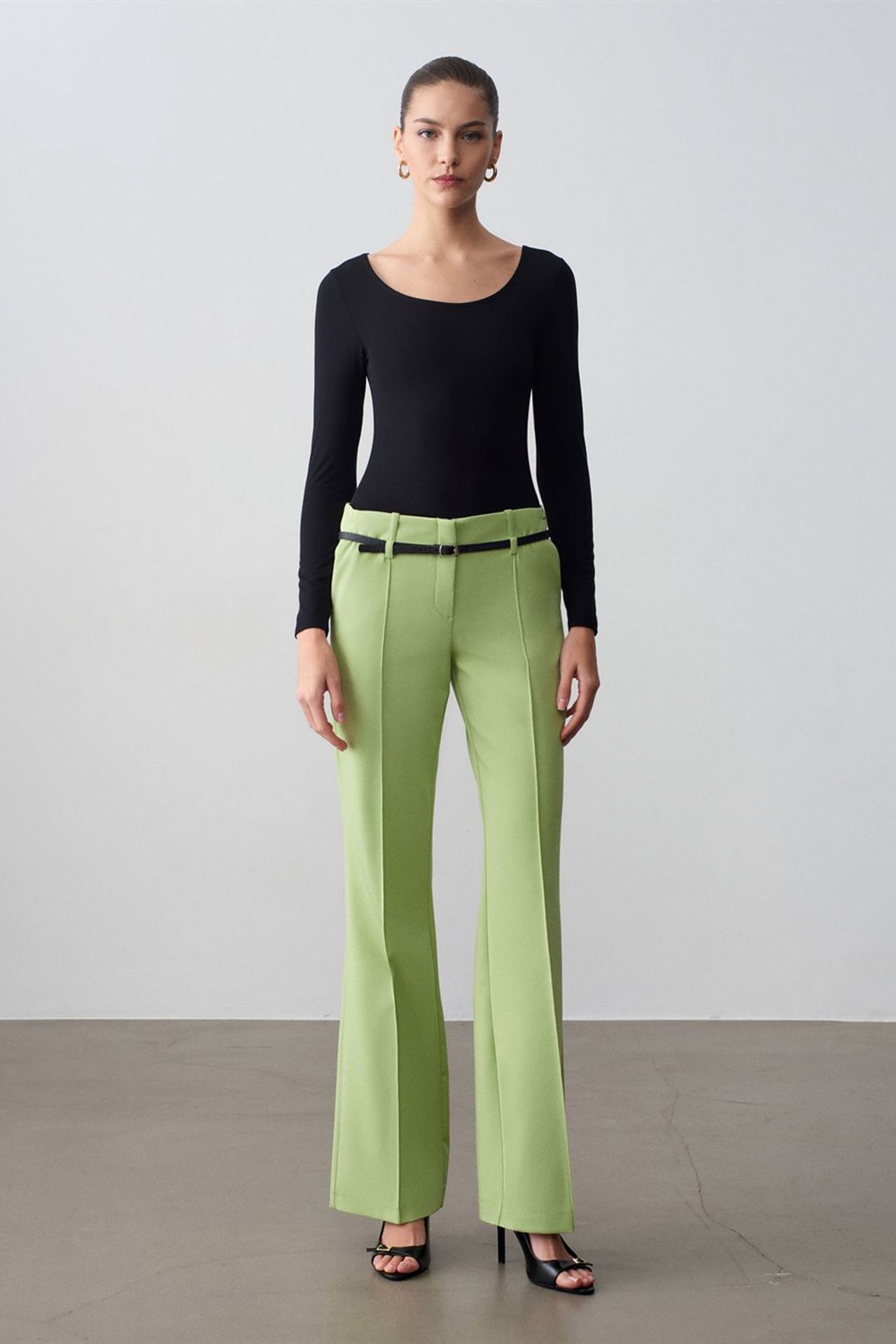 DILVIN Belted Straight-Leg Crepe Trousers 4