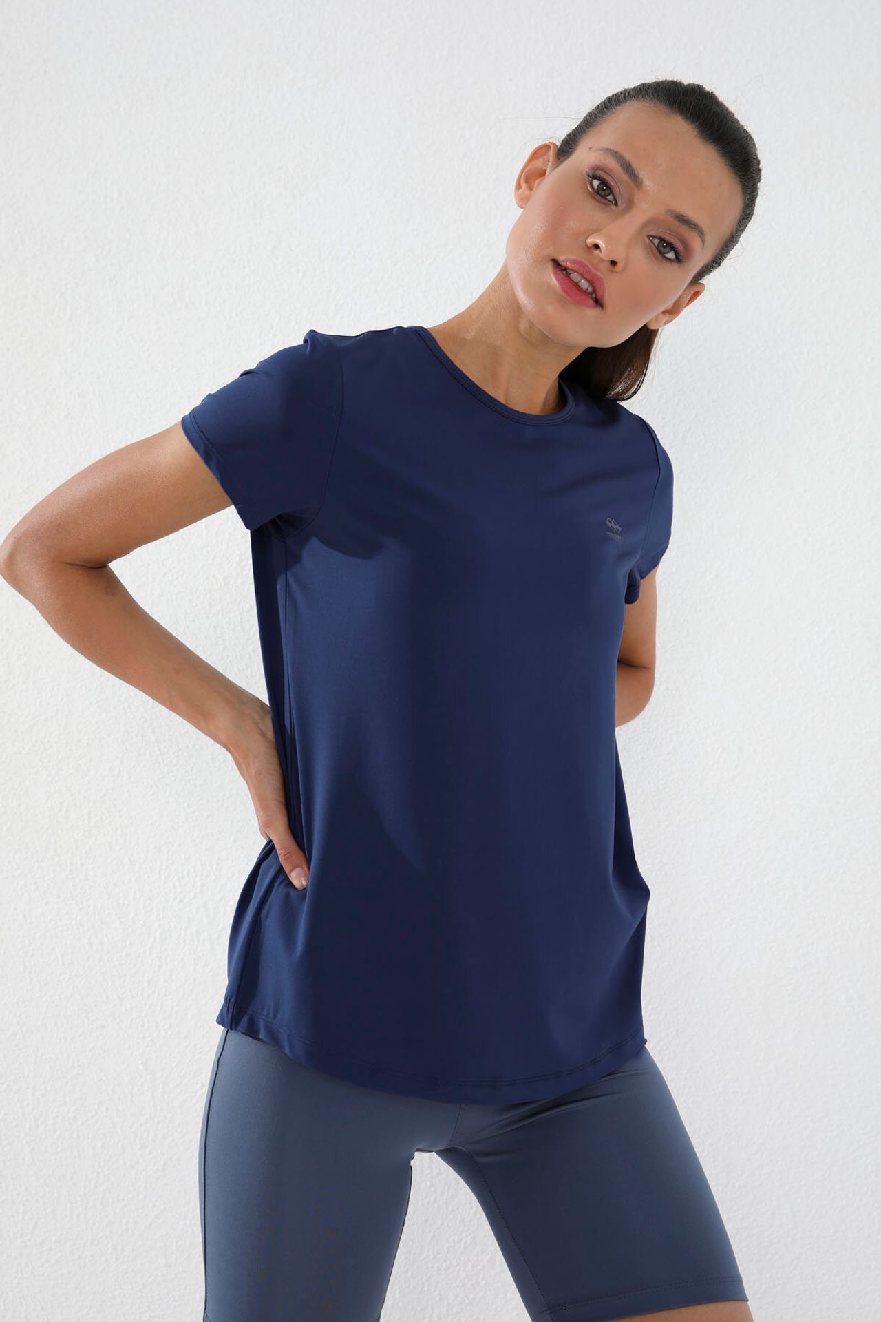 TOMMY Women's Solid Short-Sleeve Crew Neck T-Shirt 3