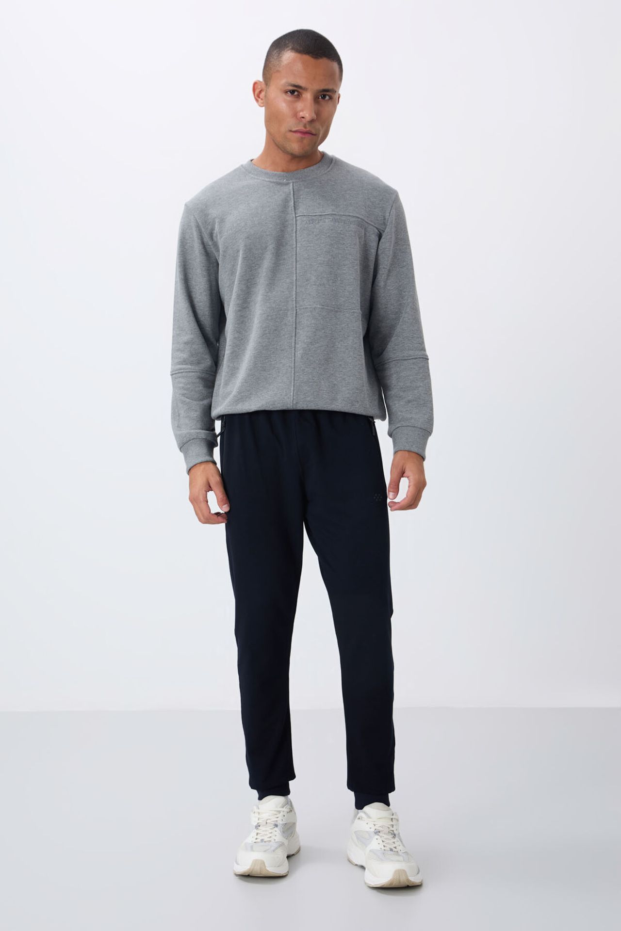 TOMMY Men's Jogger Sweatpants With Zip Pocket 1