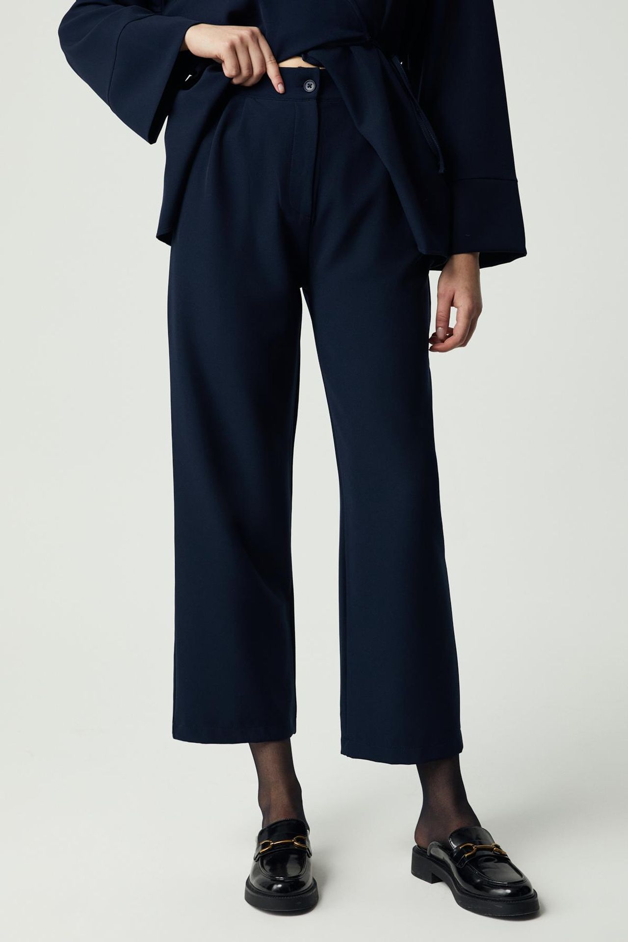 ETHIQUET V-Neck Long Sleeve Wide Leg 2-Piece Set 5
