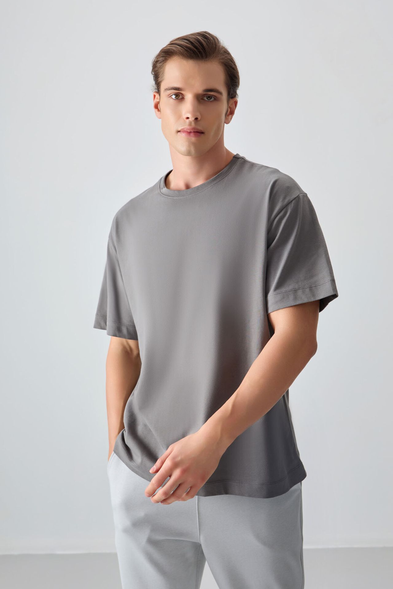 TOMMY Oversized Cotton Crew Neck T-Shirt 4
