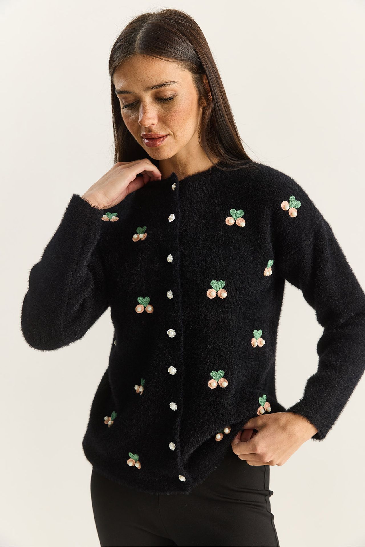 LUCCI Embroidered Button-Up Cardigan 3