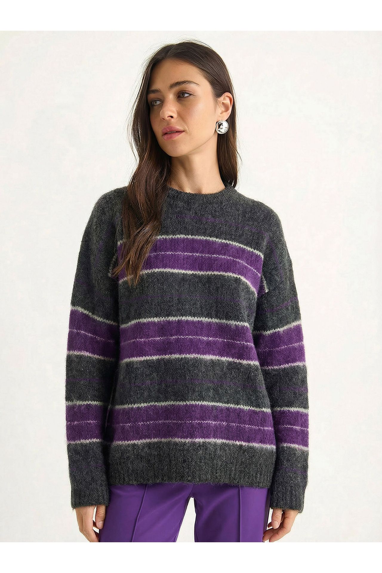 LUCCI Striped Knit Crew Neck Sweater 2