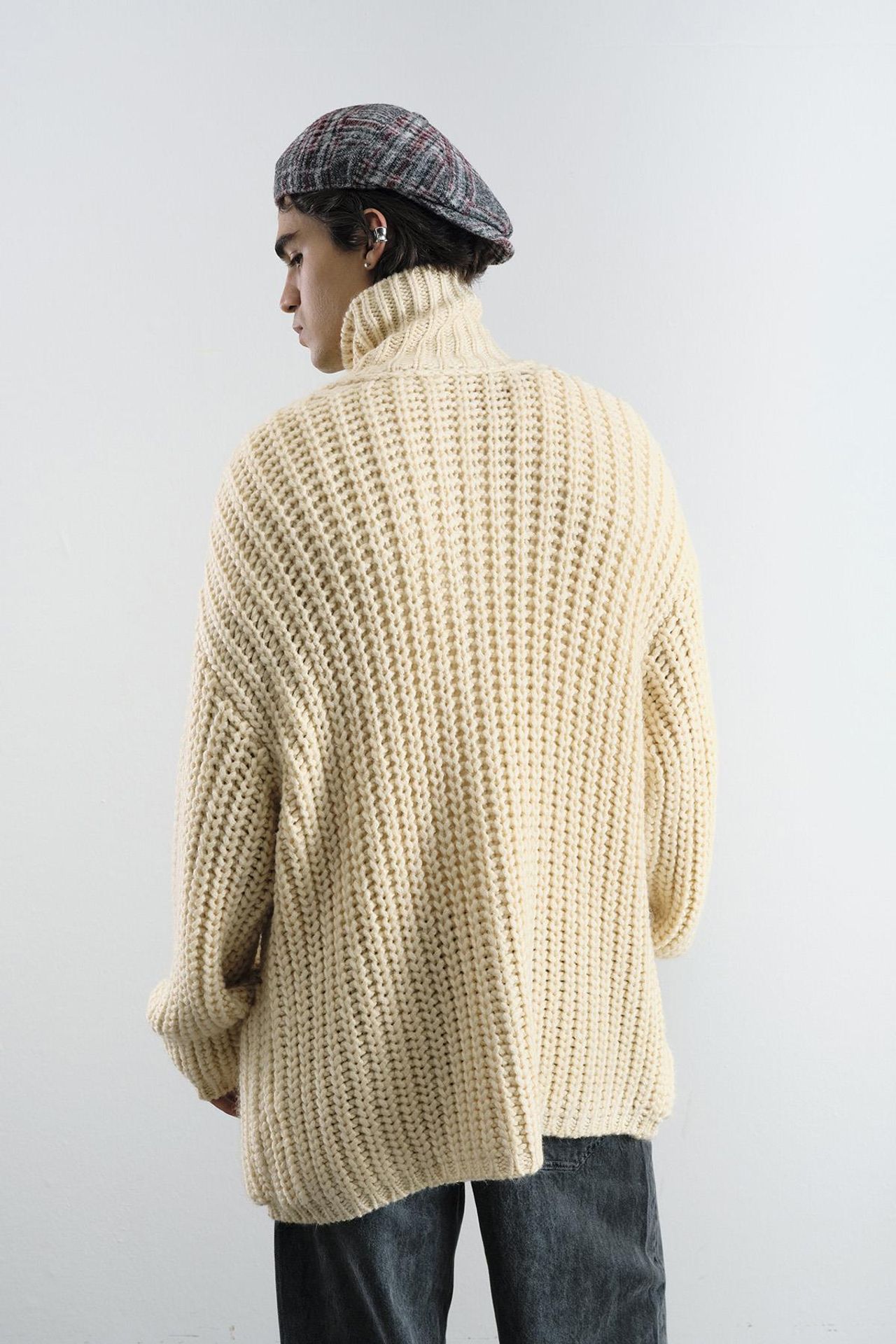GIESTO Oversized Ribbed Turtleneck Sweater with Button Closure 4