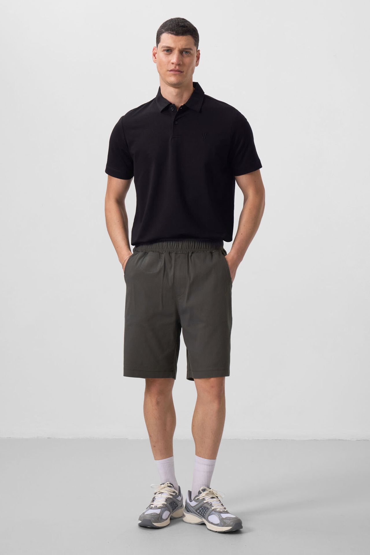 TOMMY Men's Woven Chino Shorts 2