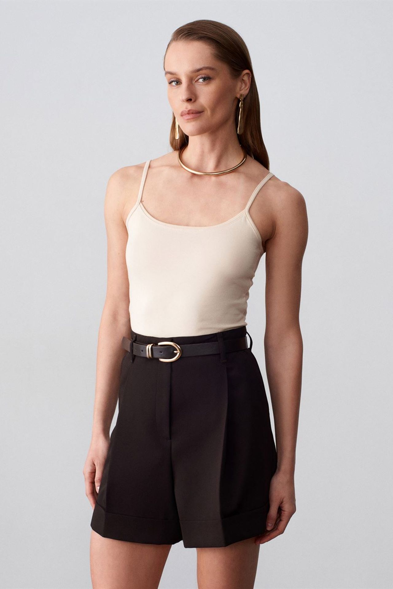 DILVIN Slim-fit Sleeveless Square-neck Blouse 3