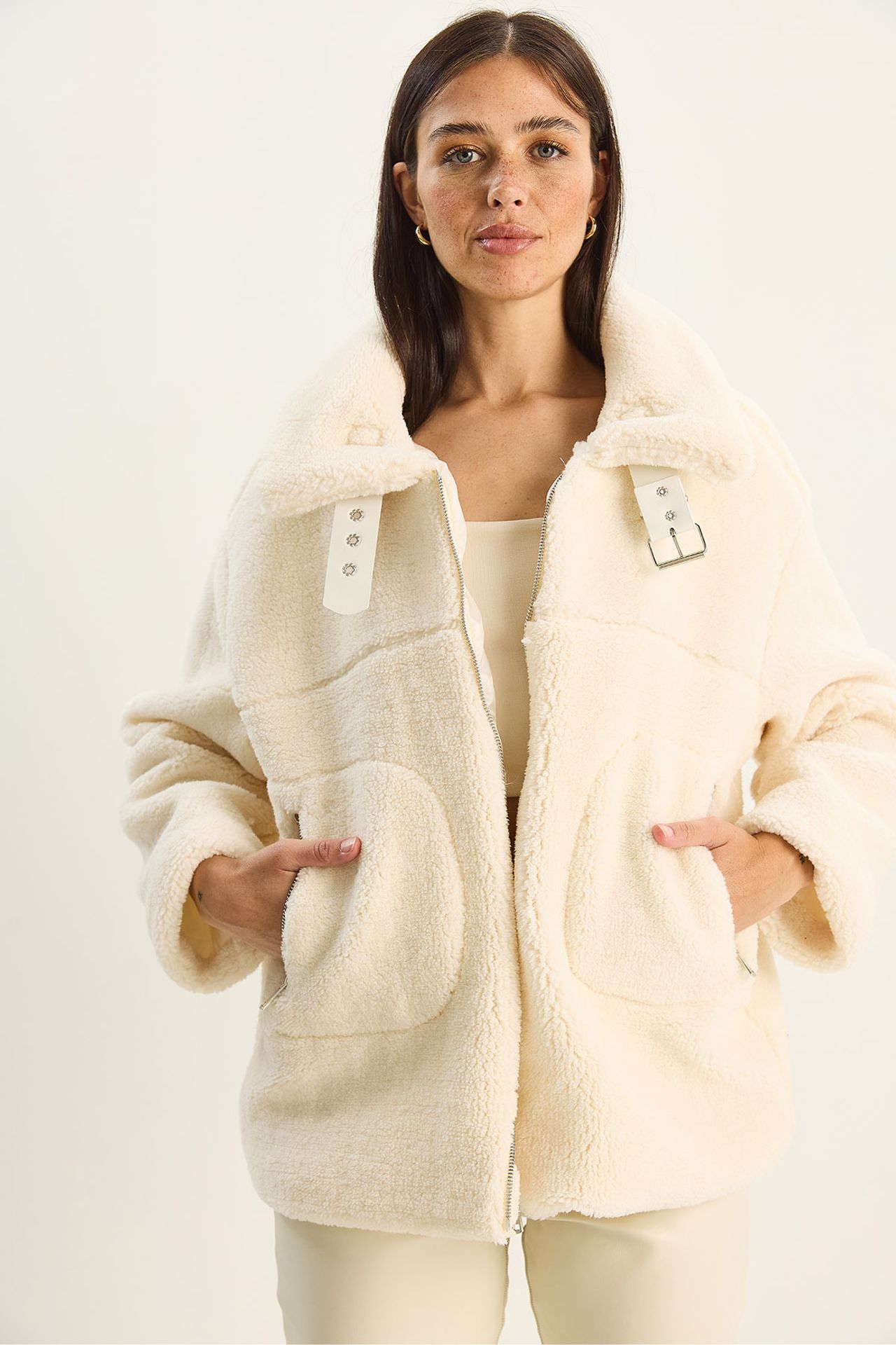 LUCCI Oversized Plush Knitted Puffer Jacket with Zipper Closure 4