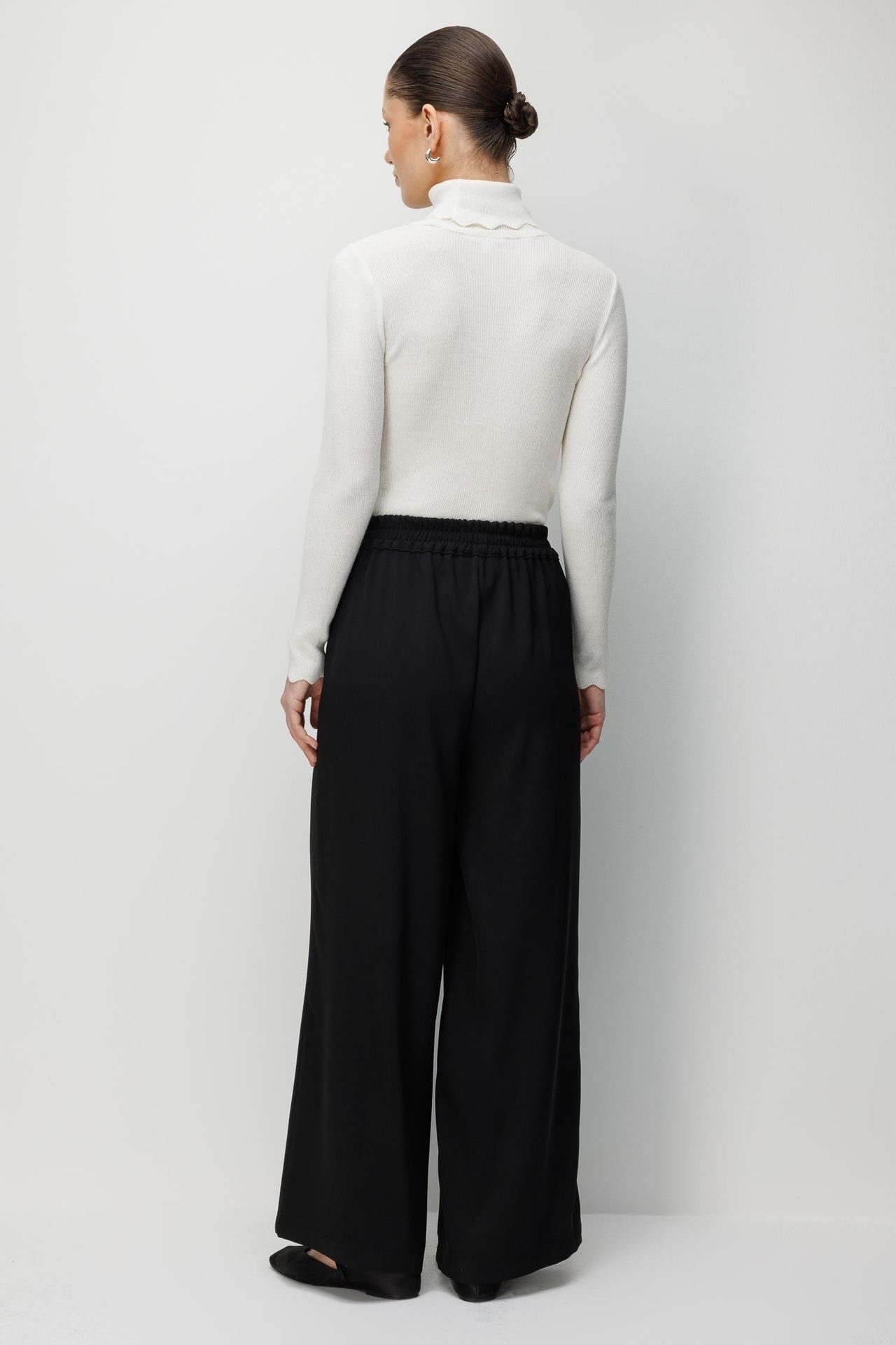 MIXRAY High Waist Wide Leg Pants with Accessory Detail 6