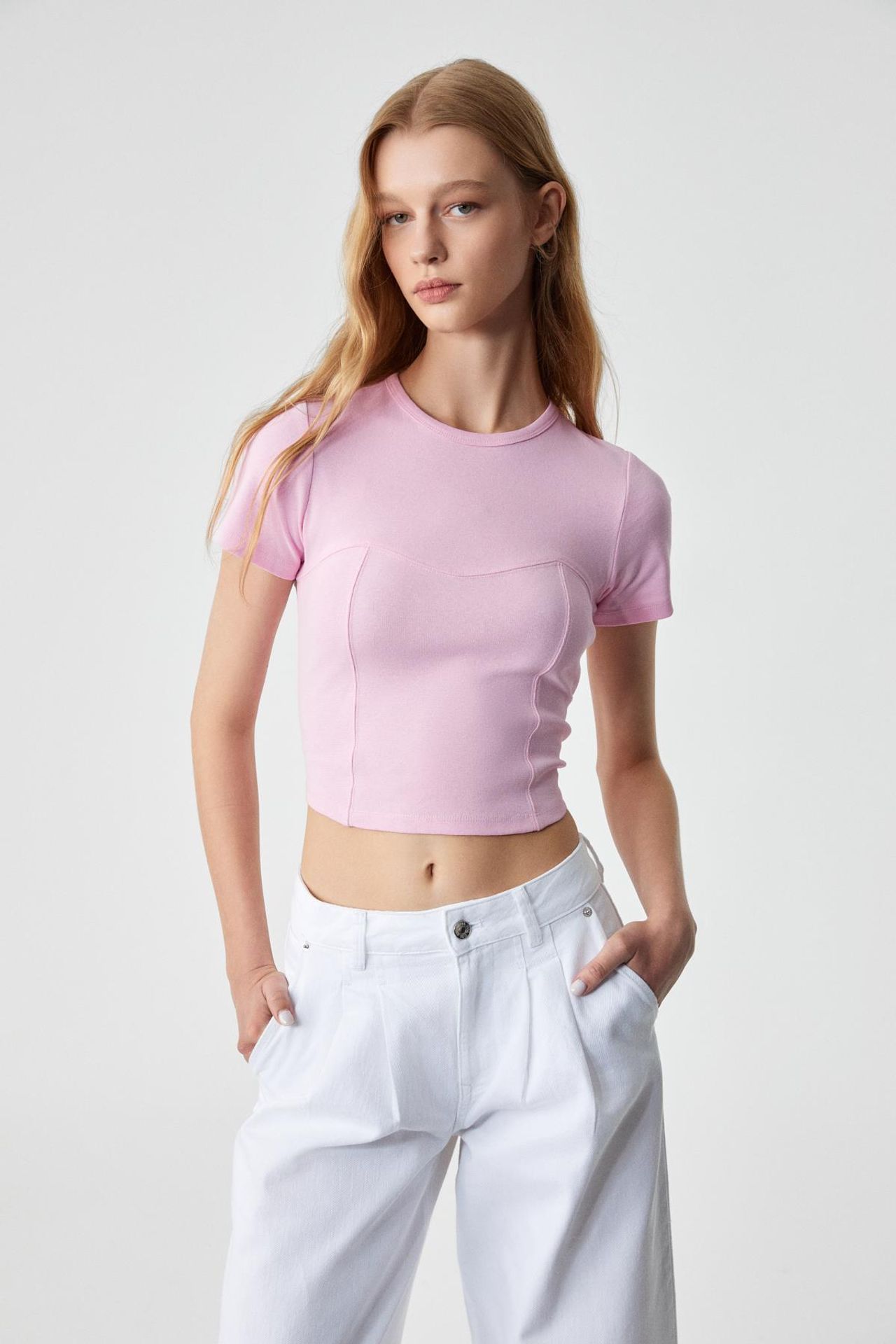 ETHIQUET Short Fitted Crop Top 3