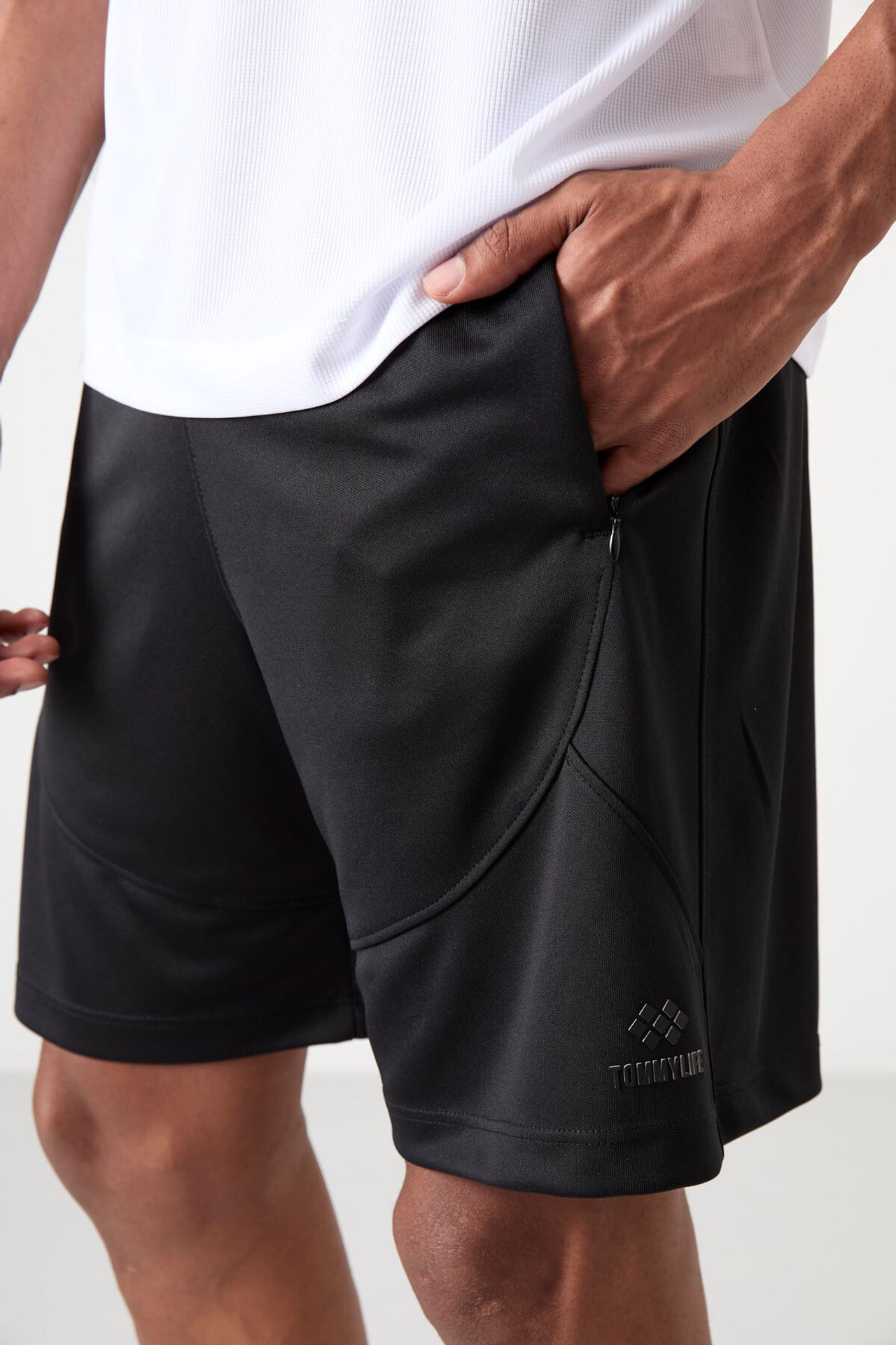 TOMMY Men's Solid Knit Sweat Shorts 3