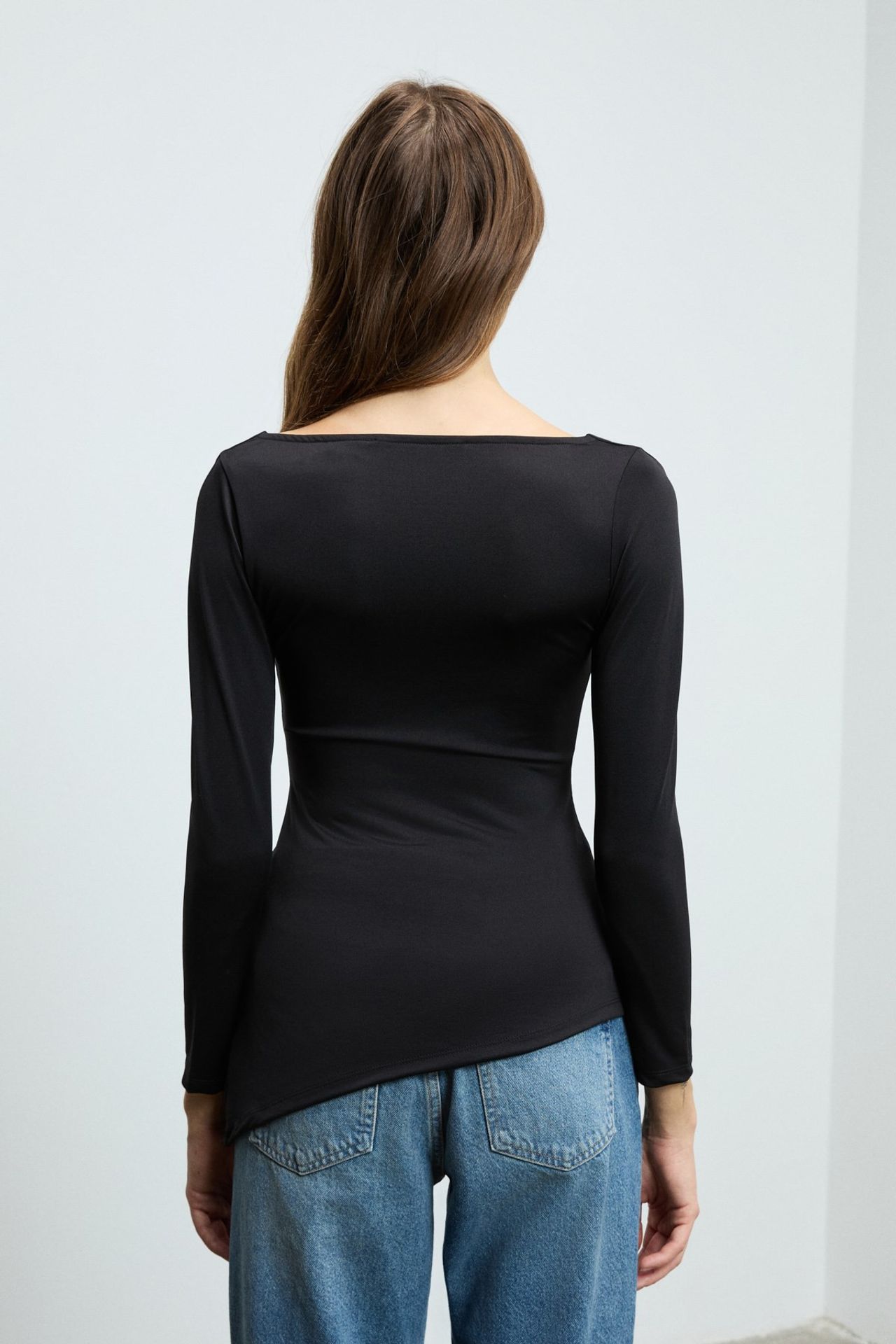 ETHIQUET Long V-Neck Slim Fit Blouse 6