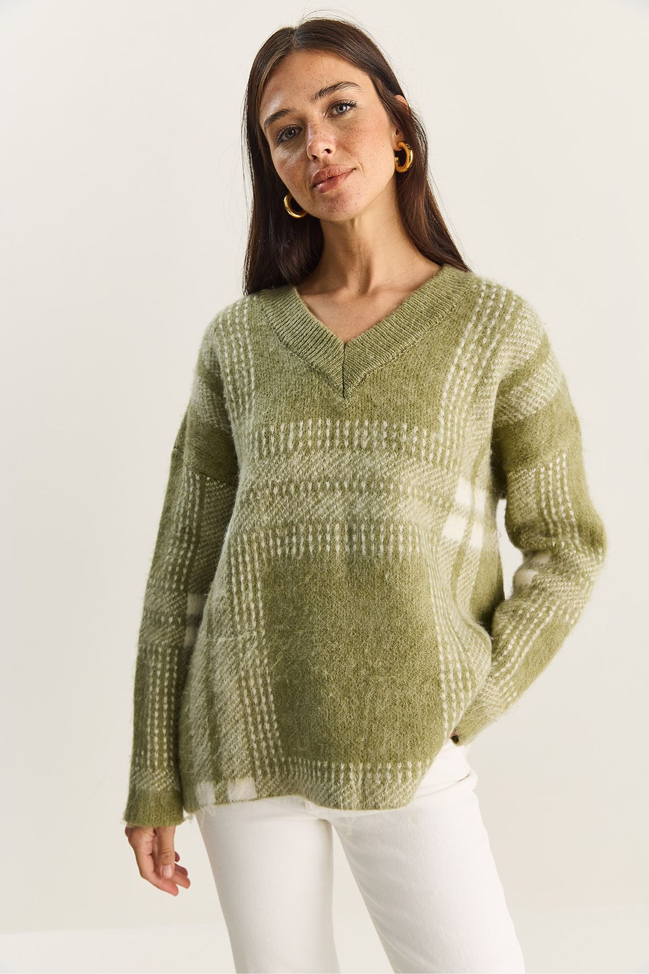 LUCCI Plaid V-Neck Long Sleeve Knit Sweater 2