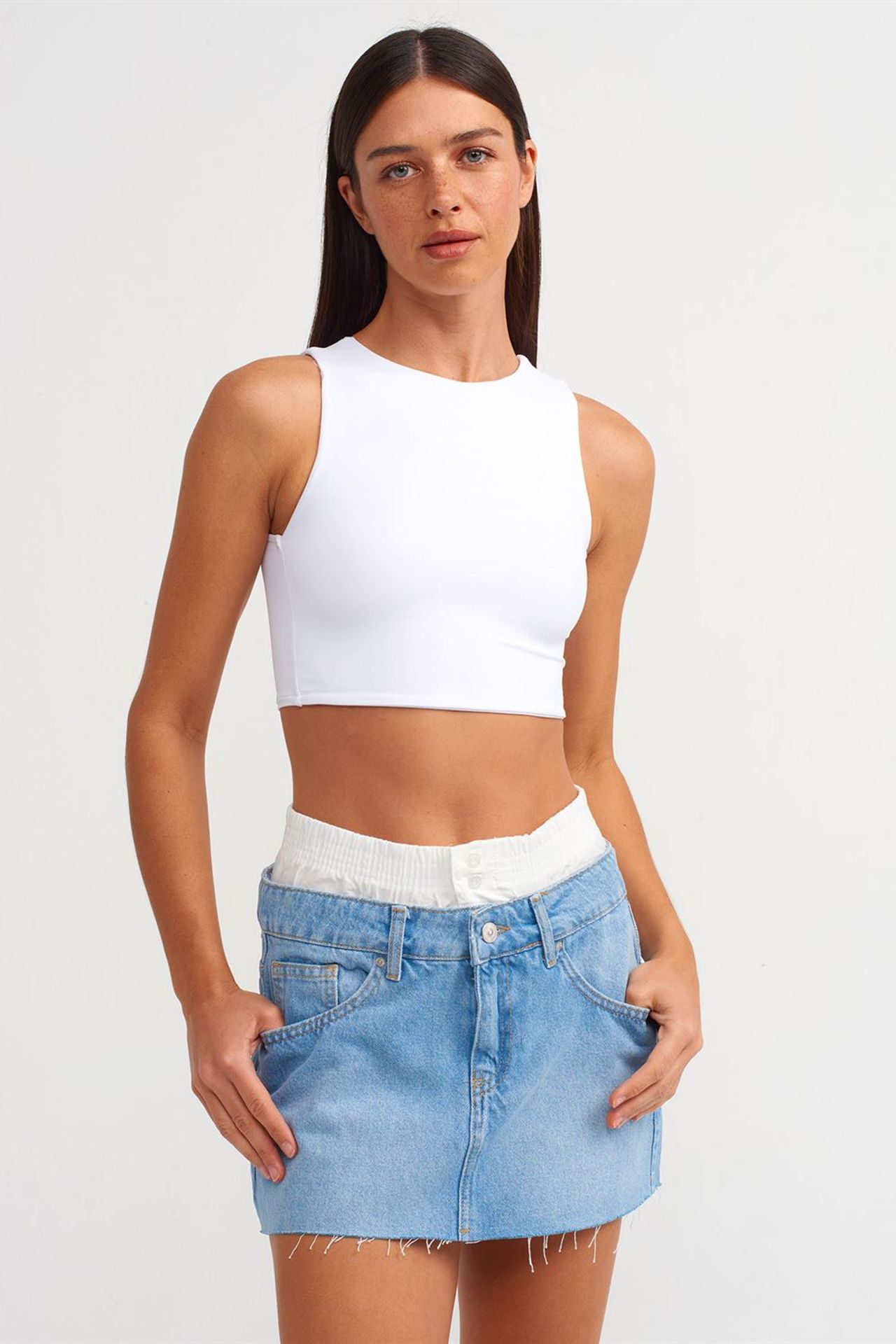 DILVIN Mid-Waist Destroyed Denim Mini Skirt 1
