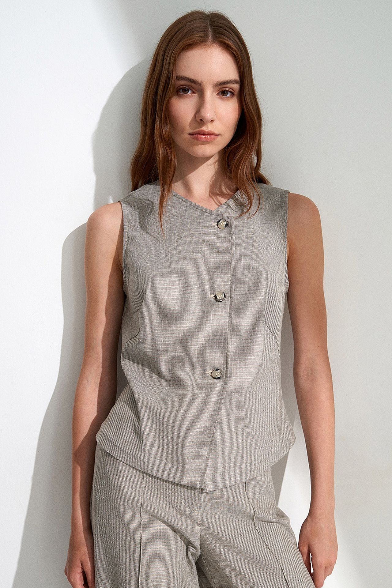 DILVIN Fitted Woven Waistcoat With Button Front 1