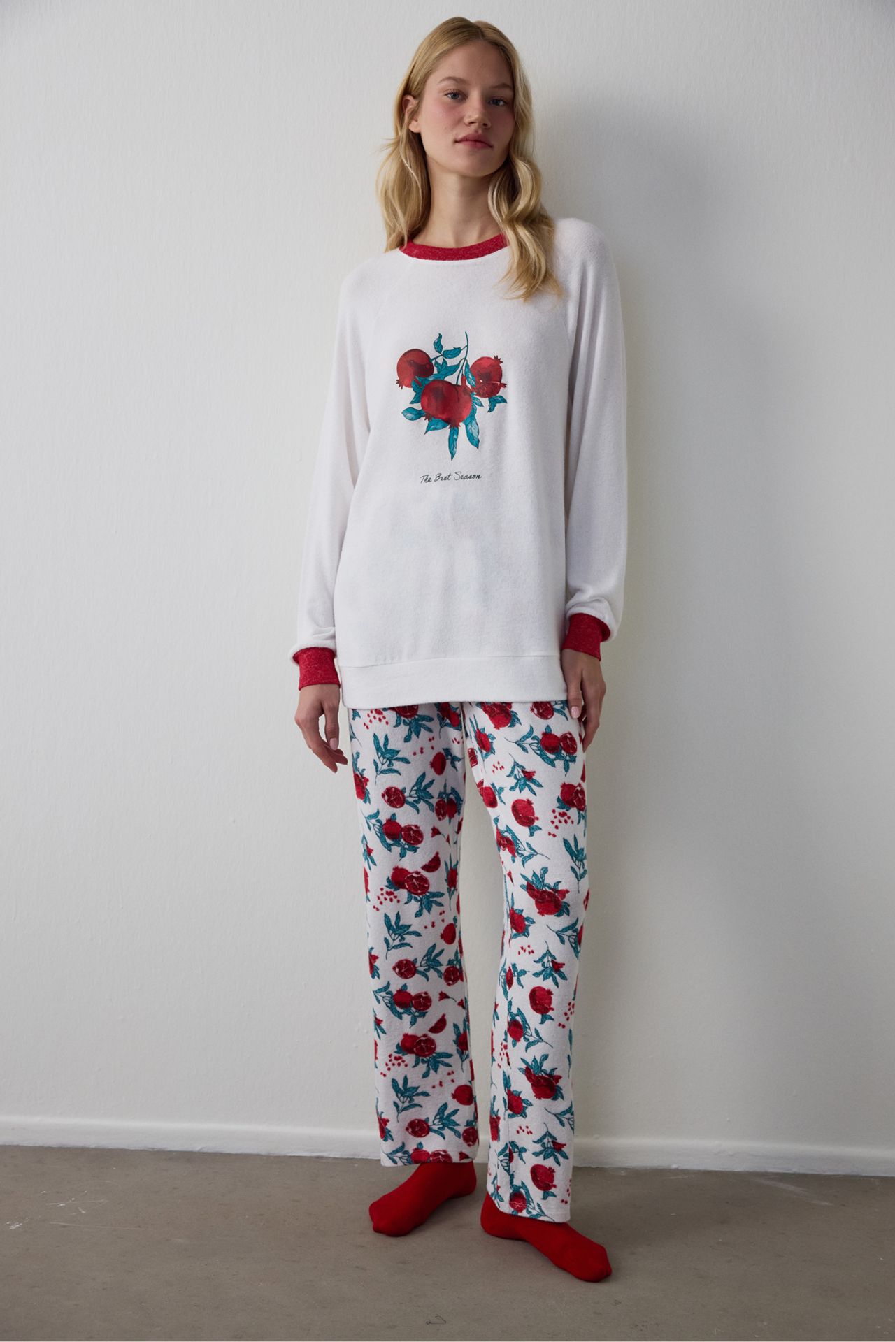 PENTI Broken Best Season New Year Printed Crew Neck Thermal Effect Pajama Top 2