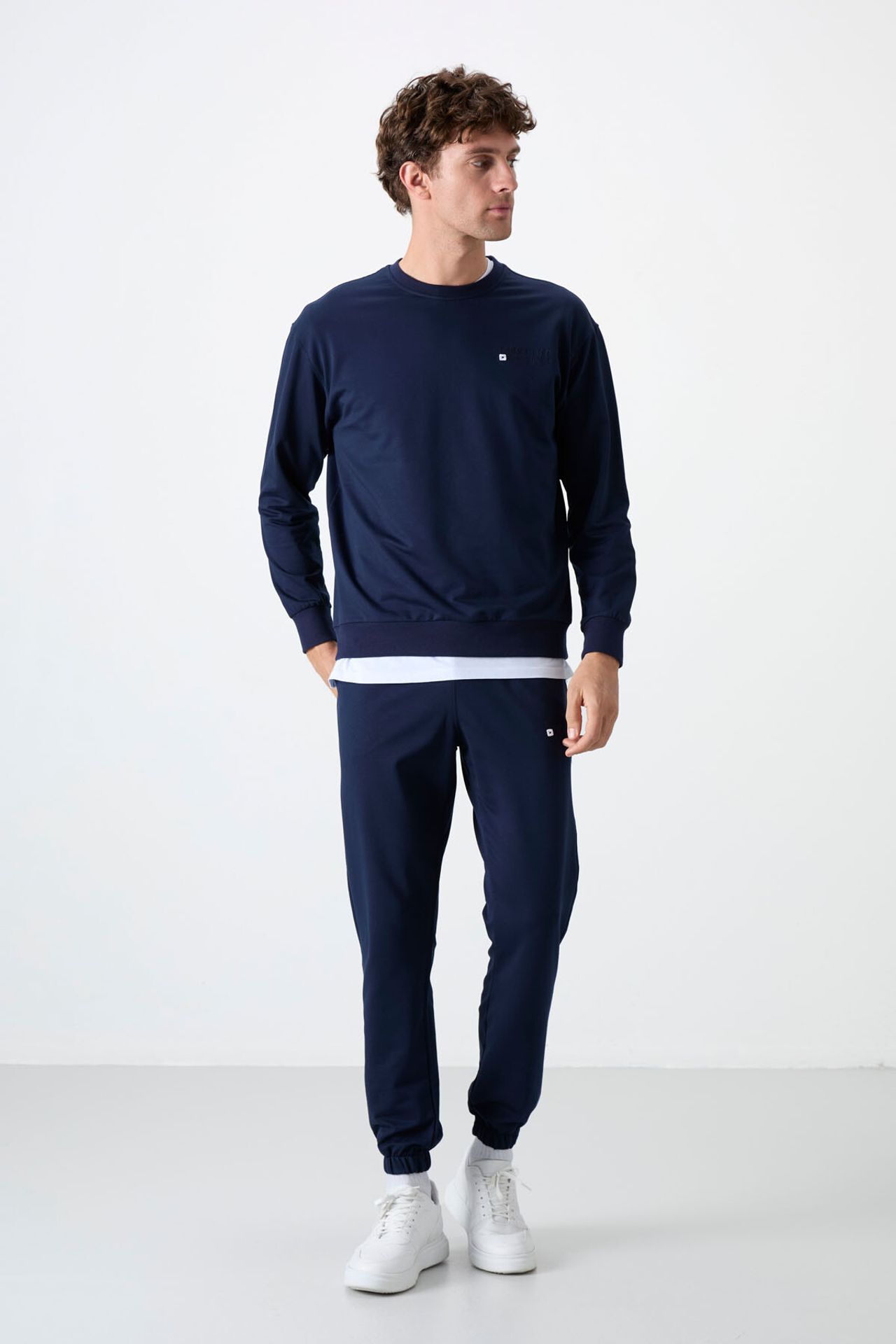TOMMY Men's Oversized Sweatshirt And Pants Set 3