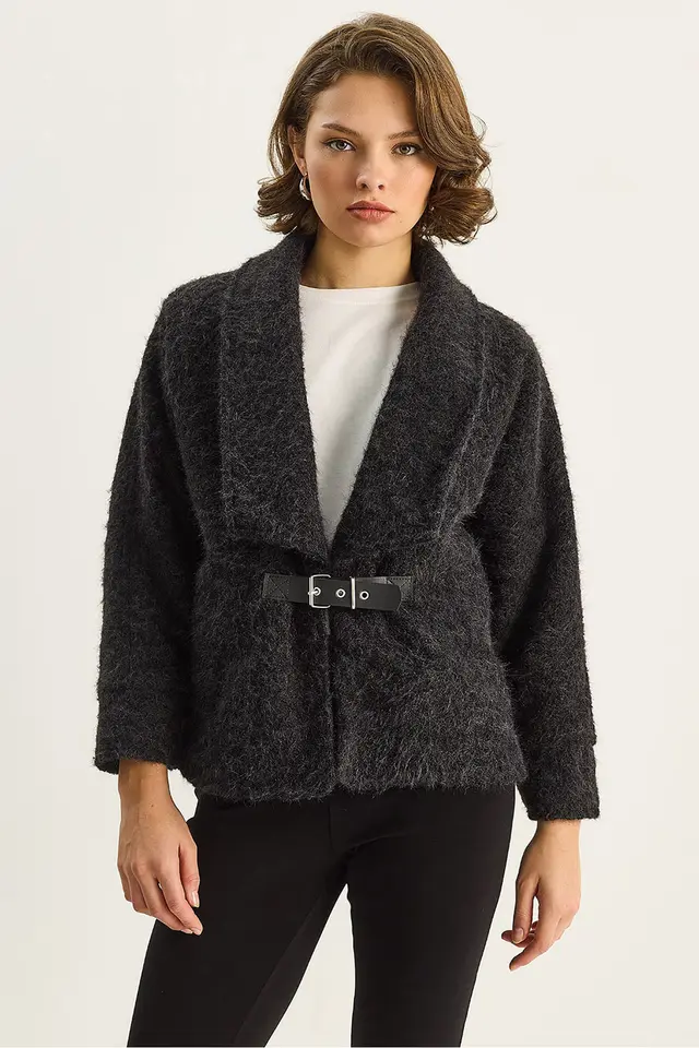 LUCCI Coat with Belt Detail