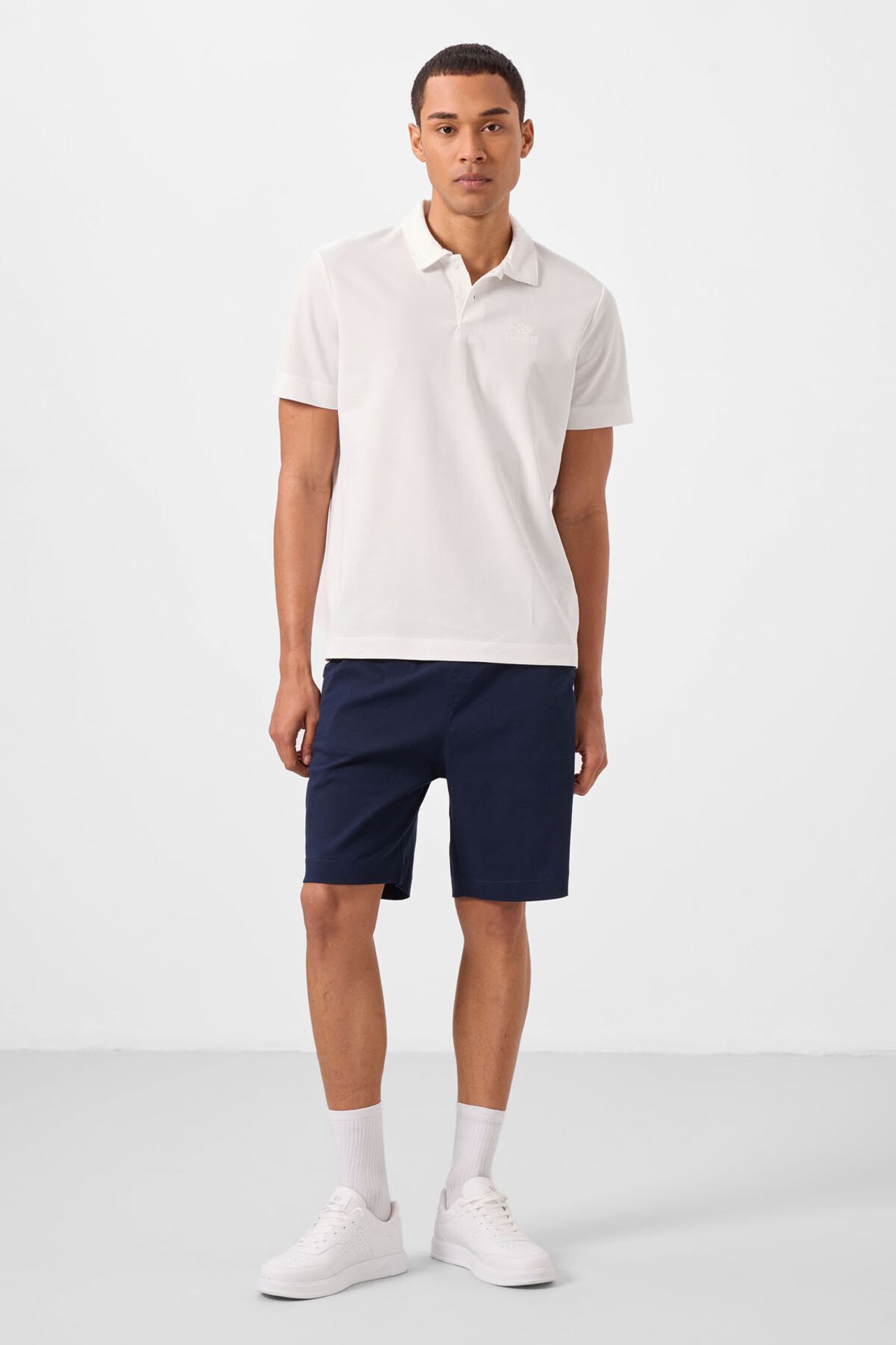 TOMMY Men's Regular Fit Chino Shorts 1