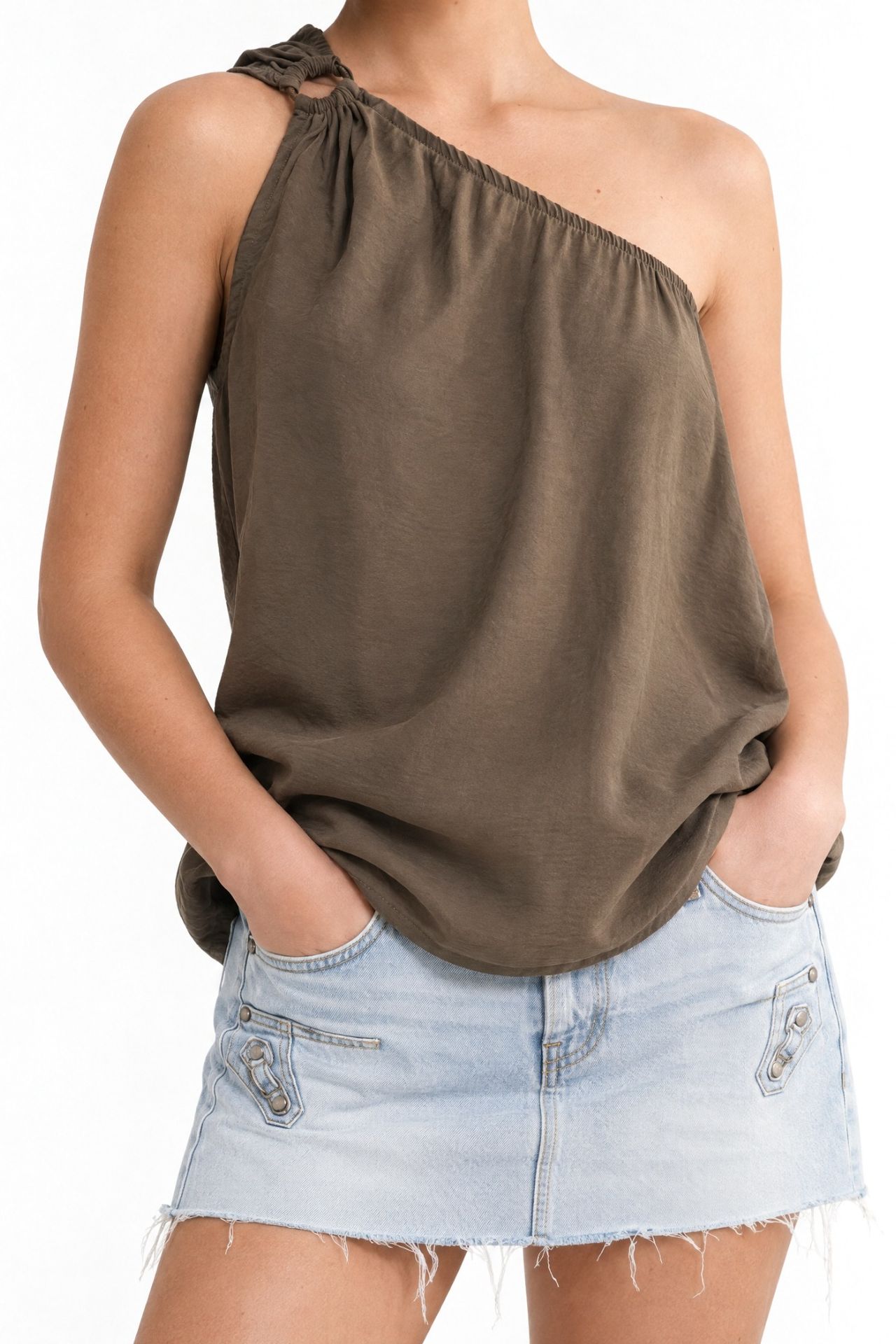 Mixray Asymmetrical Collar Accessory Detailed Top 2